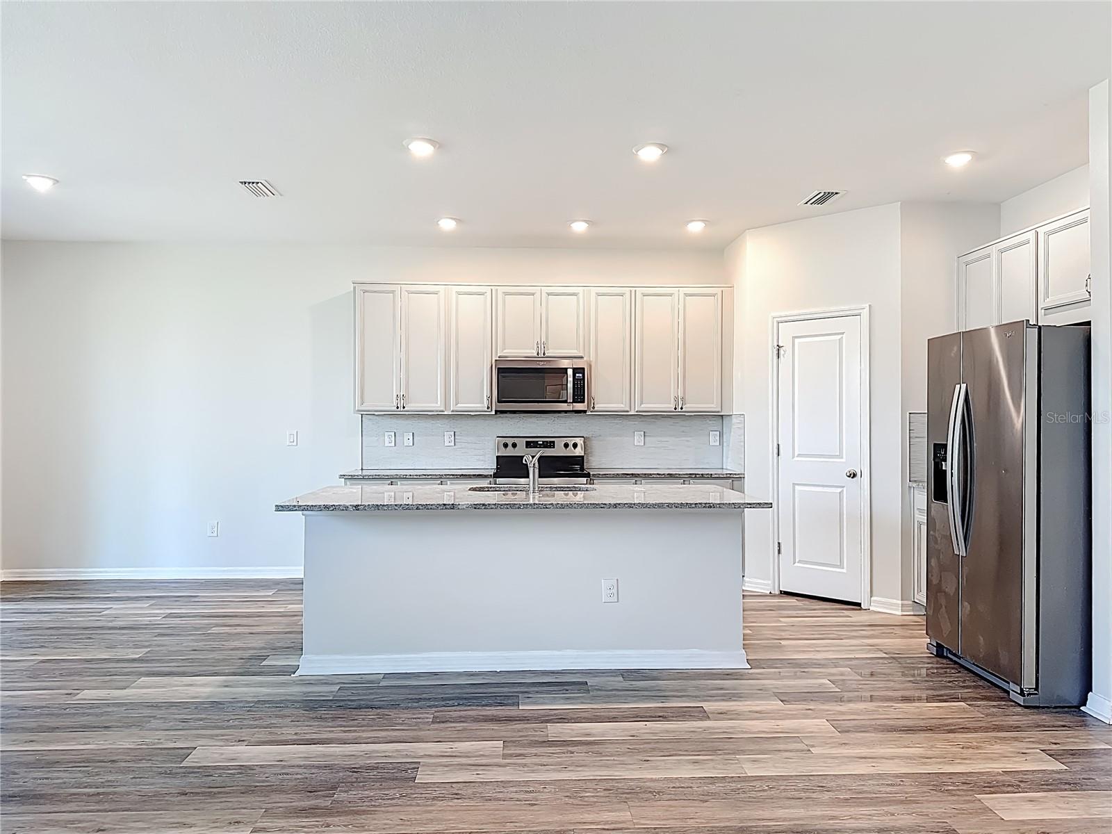 Image 6 of 53 For 11828 Cara Field Avenue