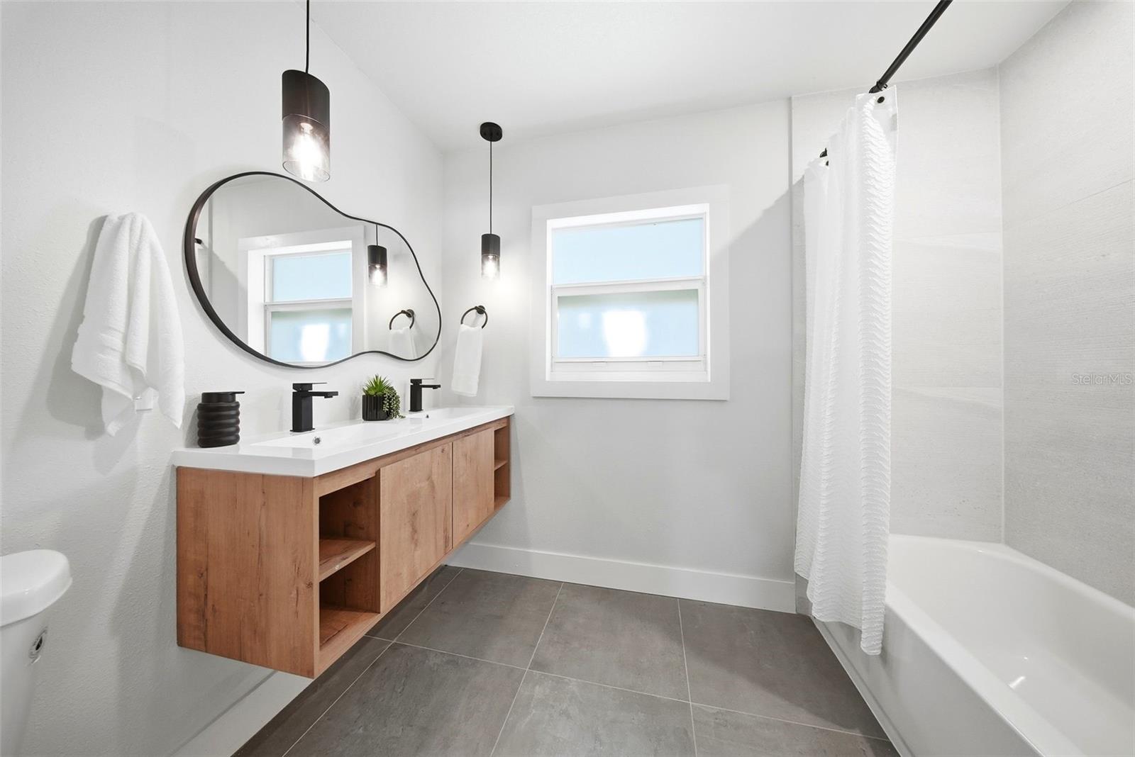 Image 19 of 40 For 1125 77th Street N