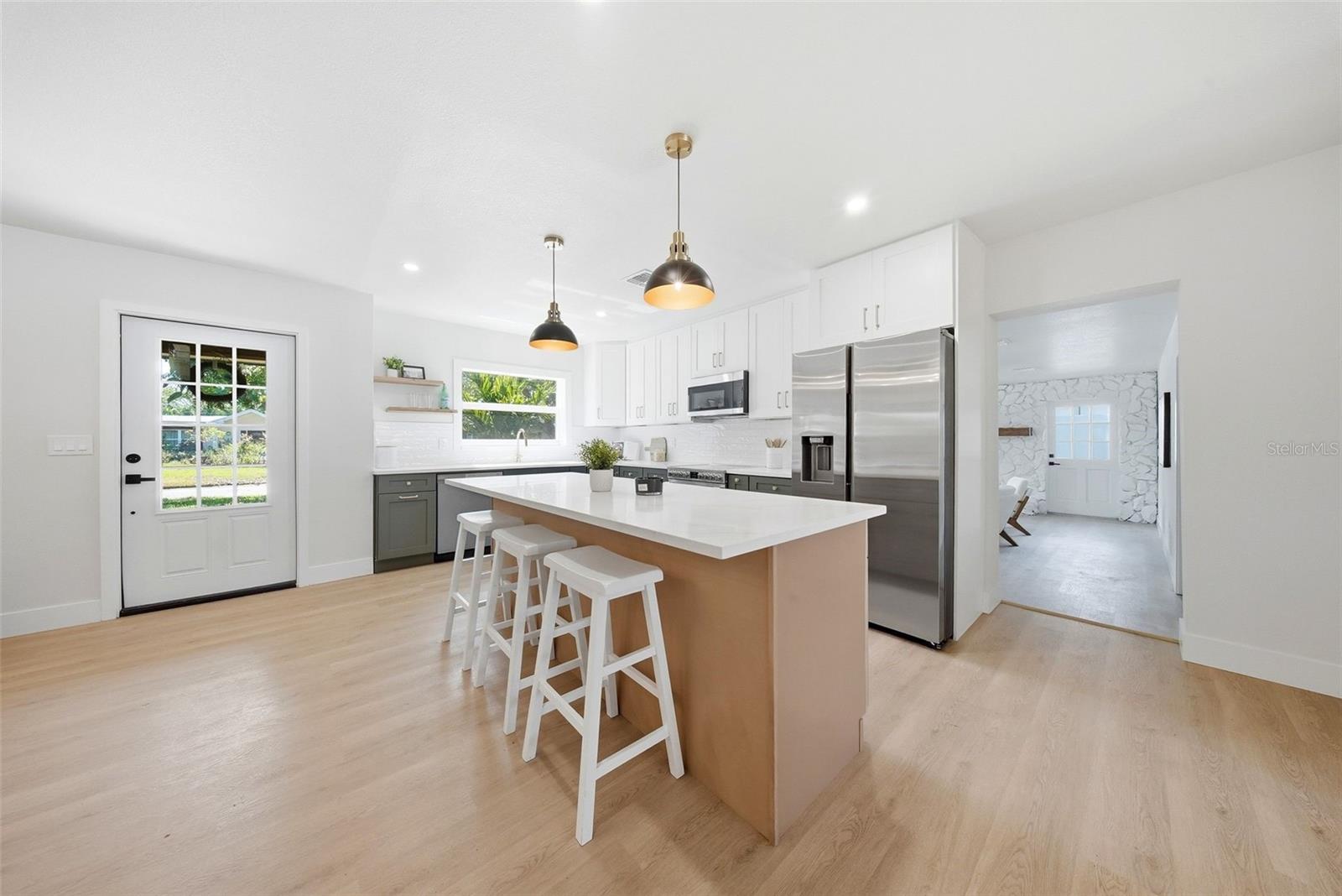 Image 6 of 40 For 1125 77th Street N