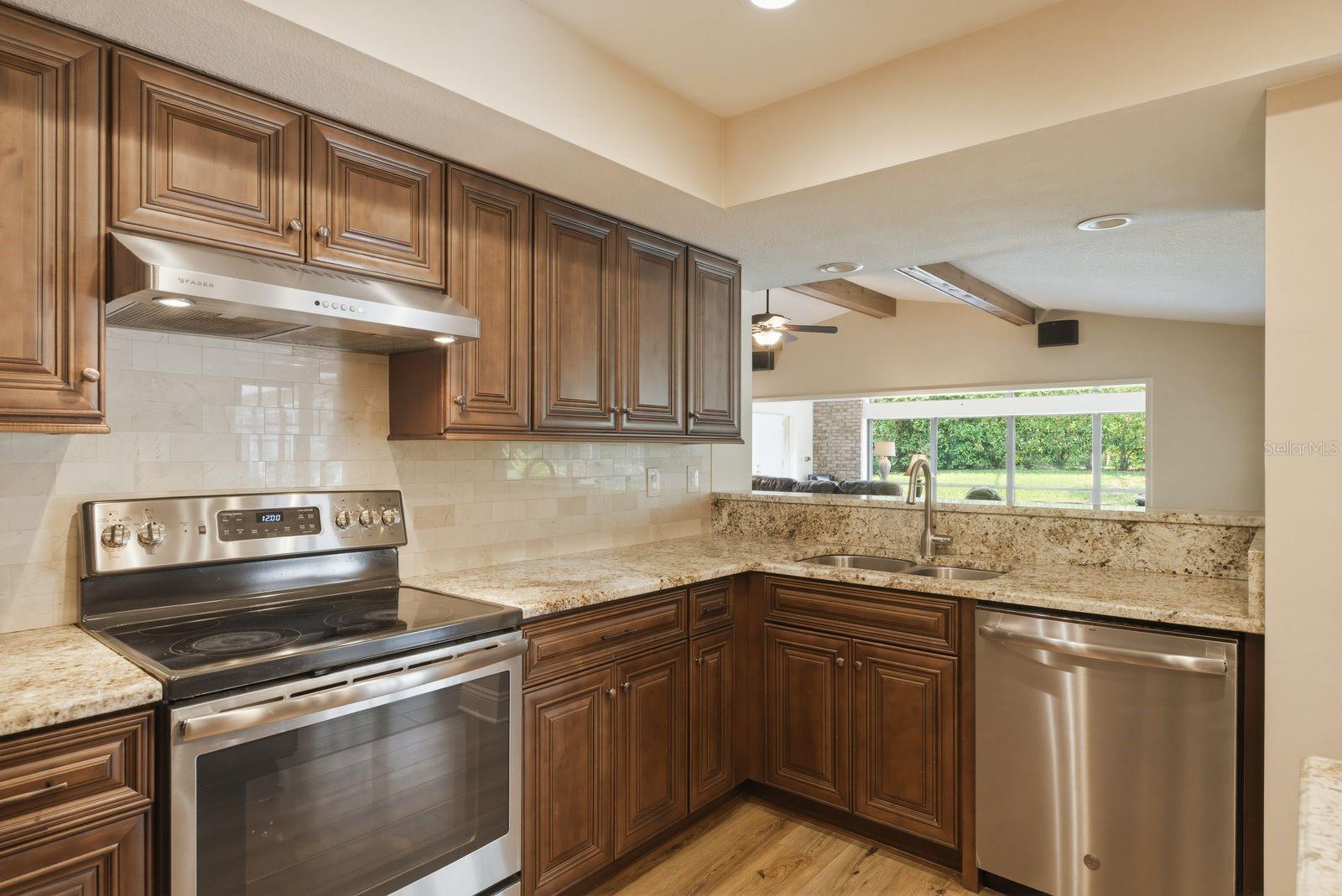 Image 11 of 43 For 3472 Shoreline Circle