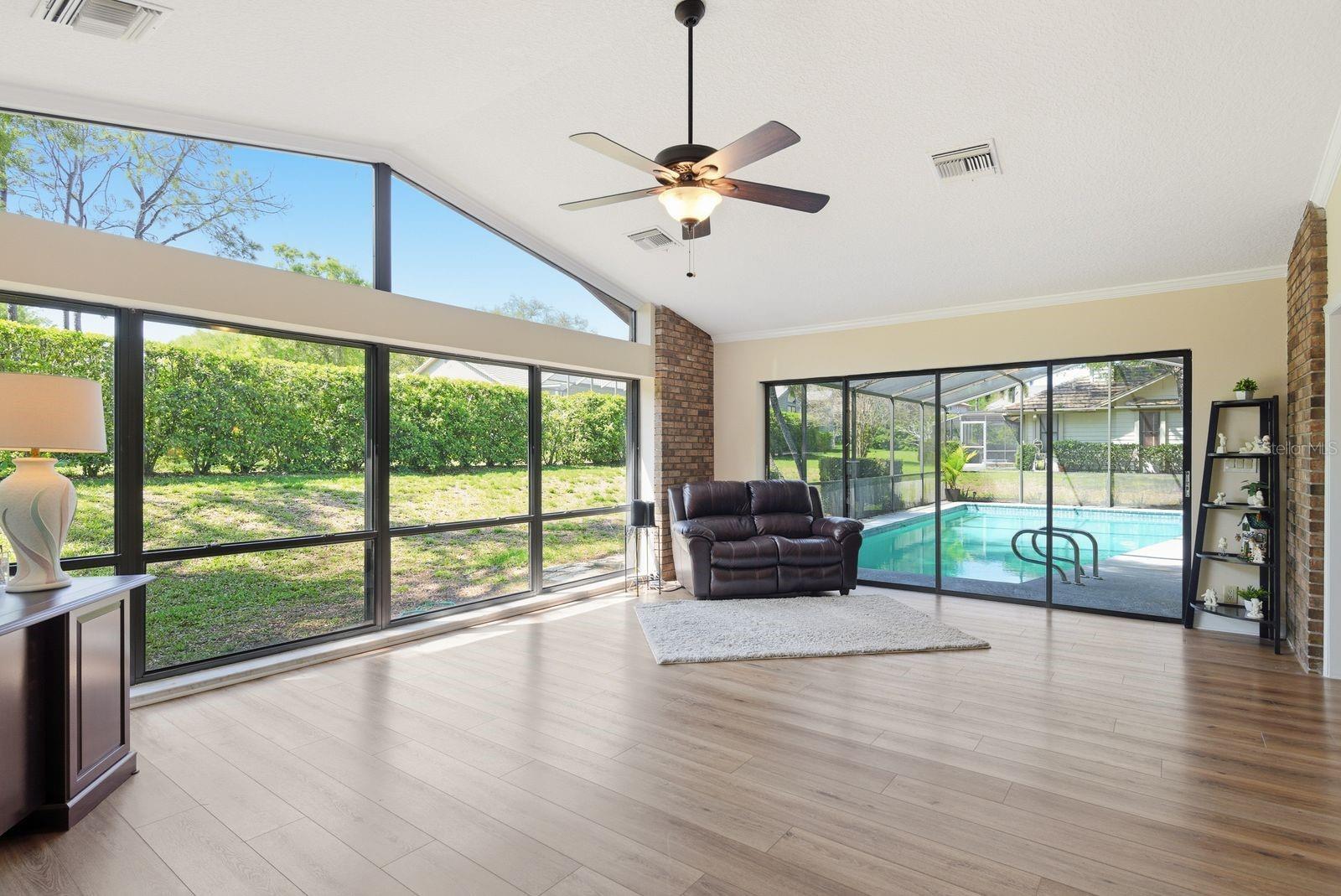 Image 17 of 43 For 3472 Shoreline Circle