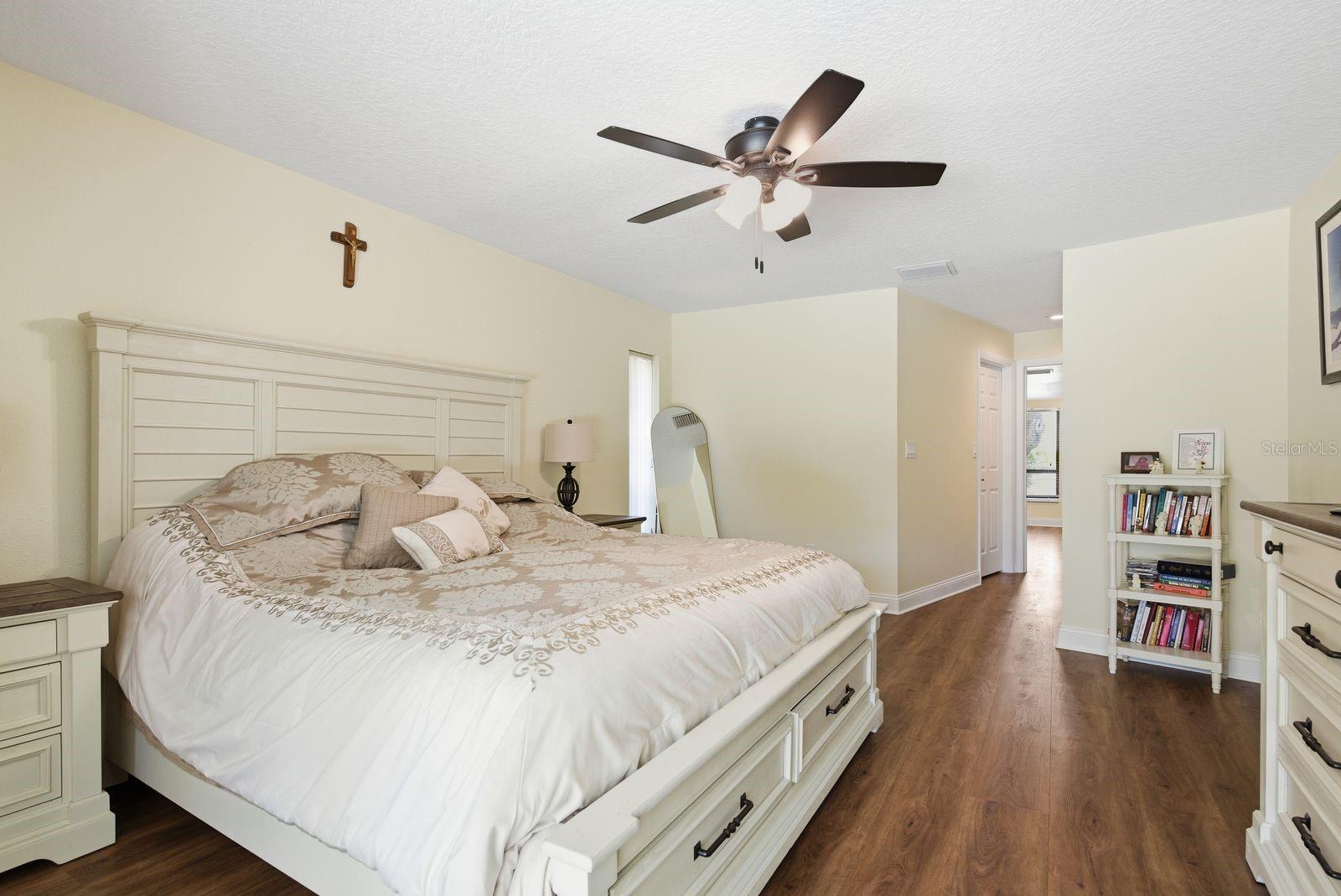 Image 19 of 43 For 3472 Shoreline Circle