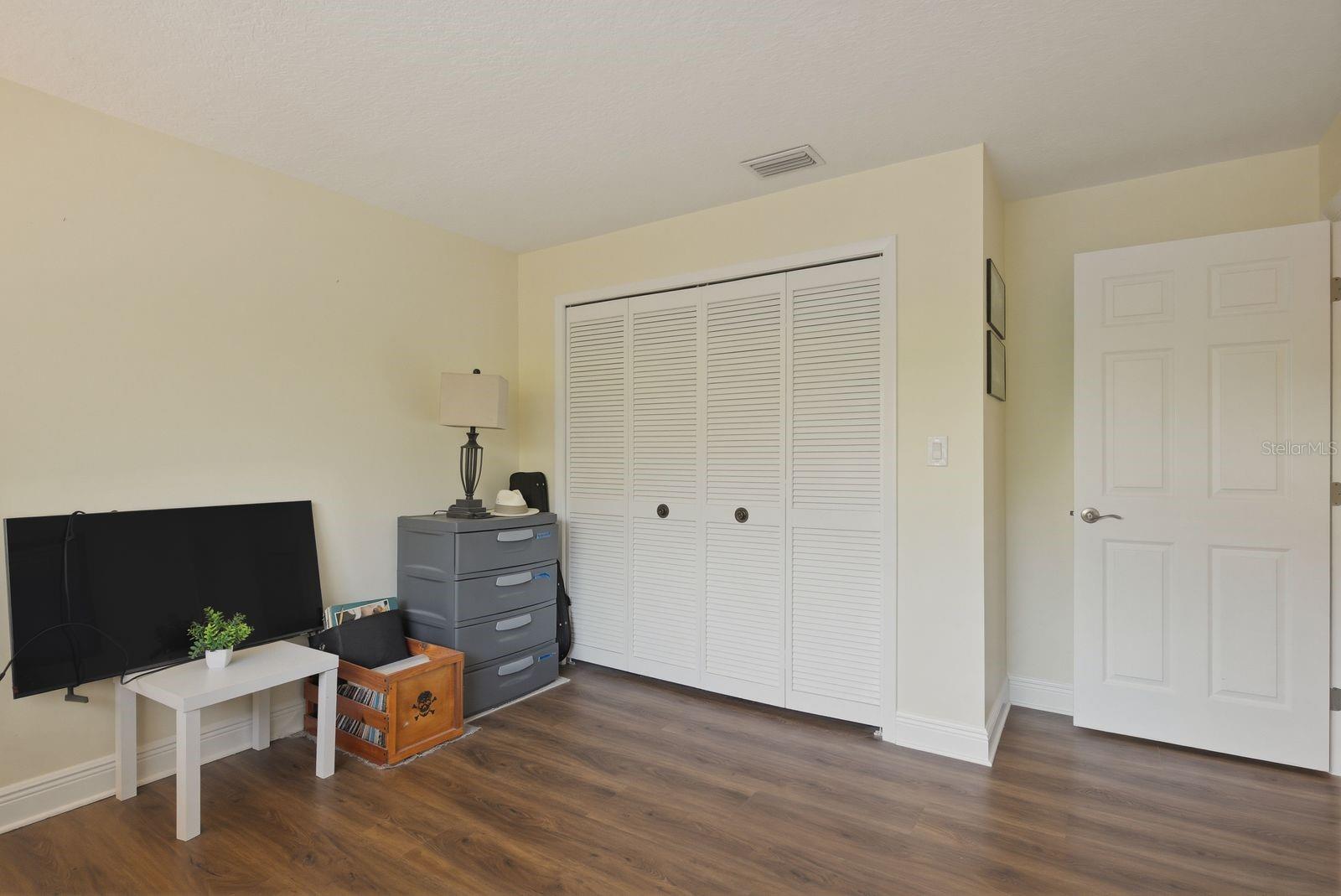 Image 26 of 43 For 3472 Shoreline Circle