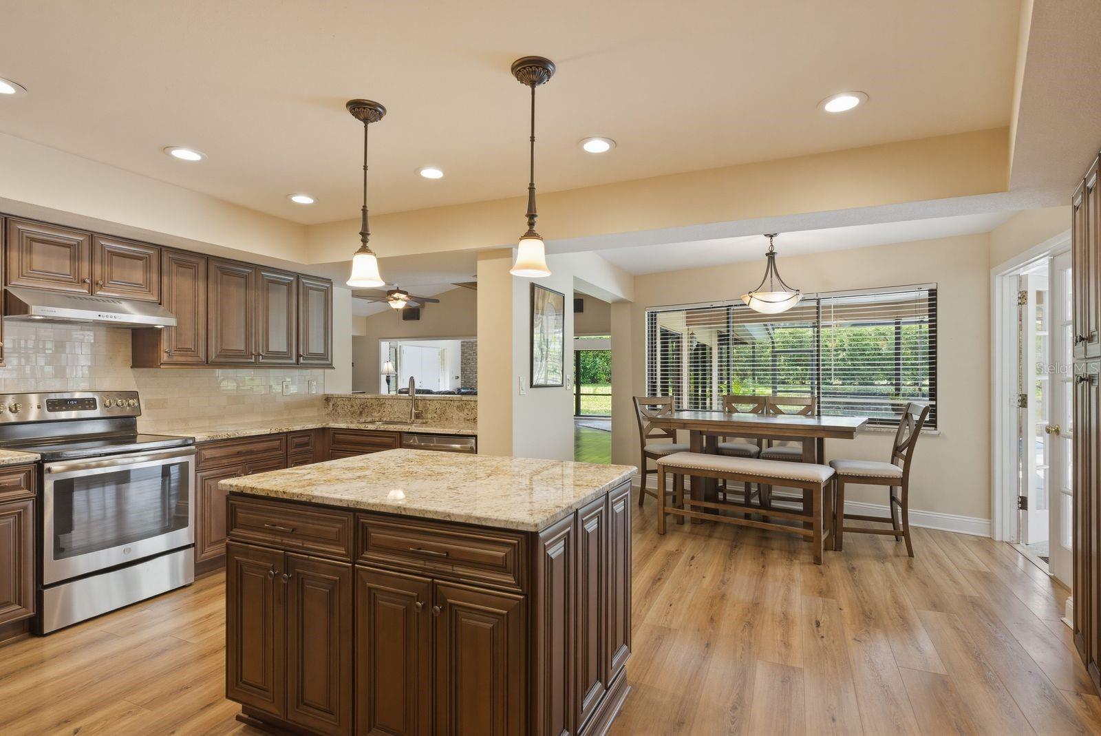 Image 7 of 43 For 3472 Shoreline Circle