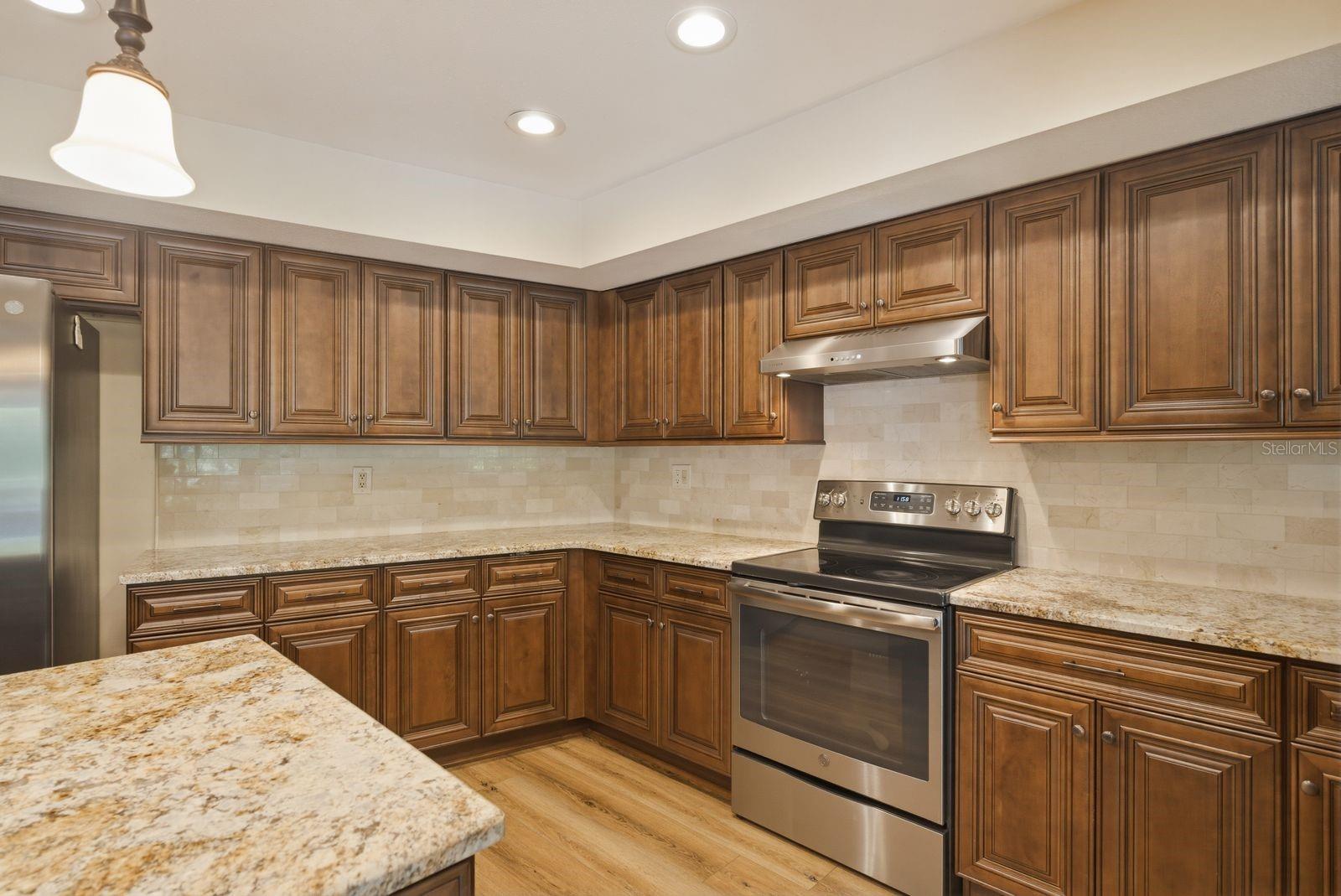 Image 9 of 43 For 3472 Shoreline Circle