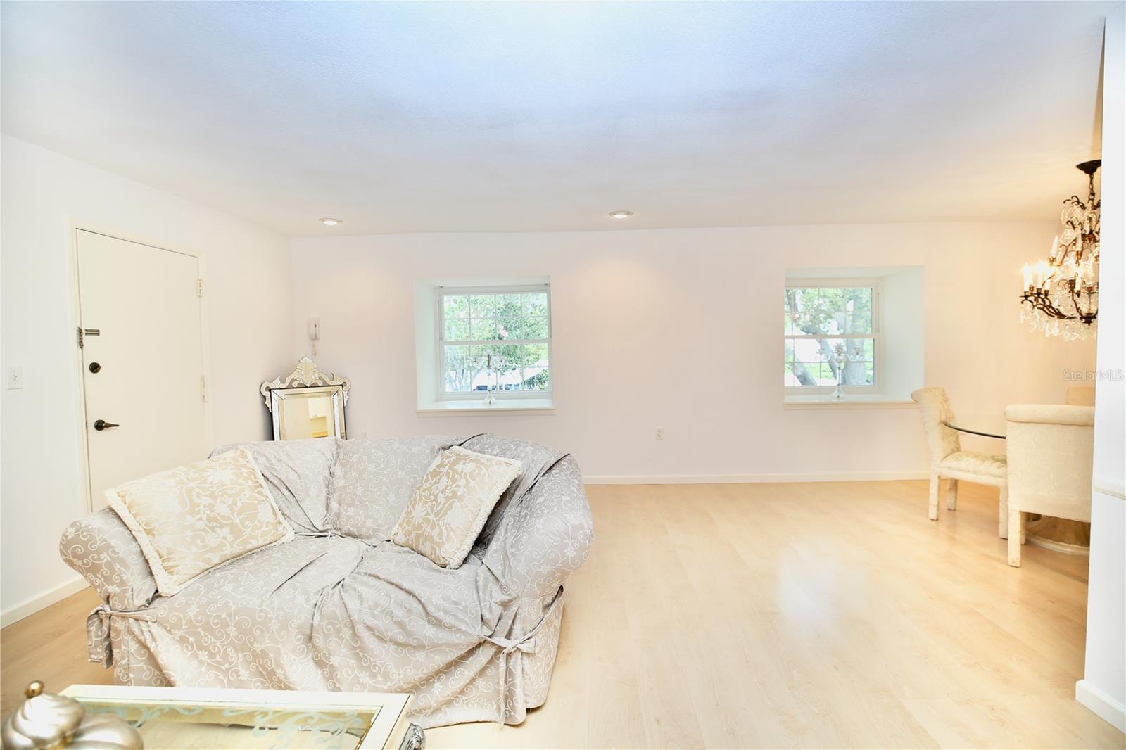 Image 19 of 39 For 1713 Belleair Forest Drive C