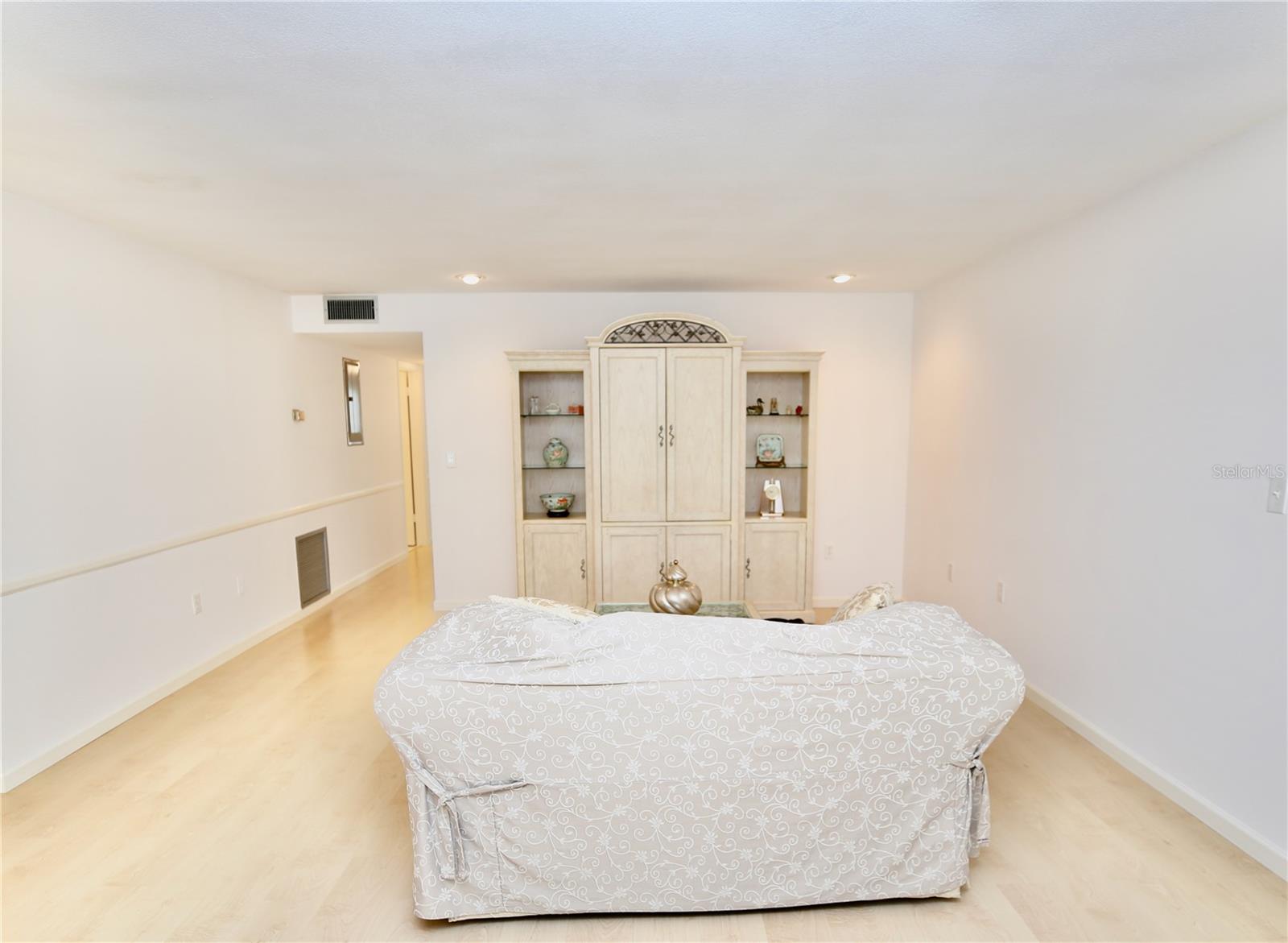 Image 3 of 39 For 1713 Belleair Forest Drive C