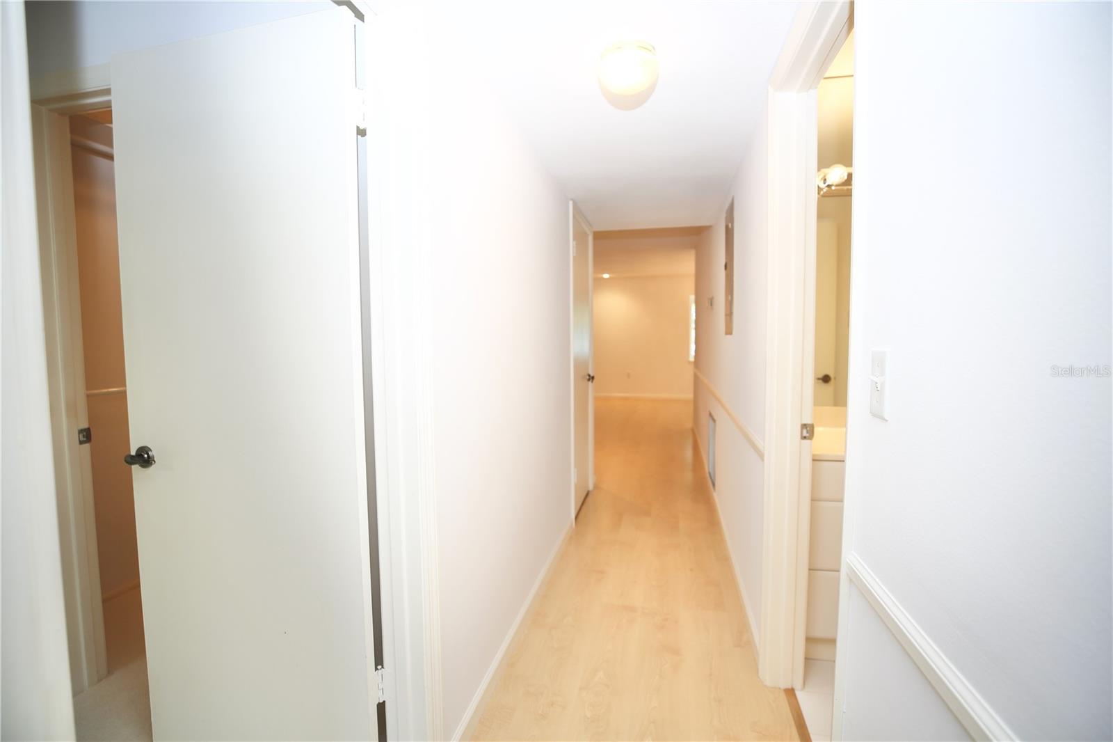 Image 31 of 39 For 1713 Belleair Forest Drive C