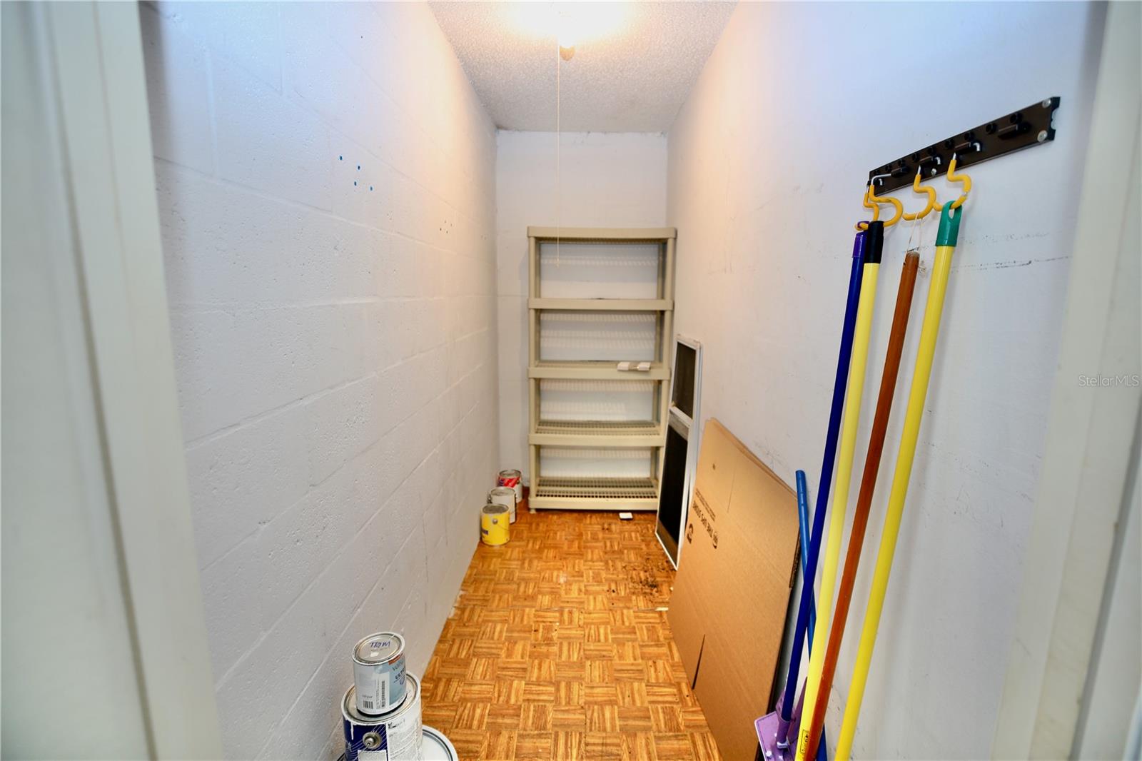 Image 32 of 39 For 1713 Belleair Forest Drive C