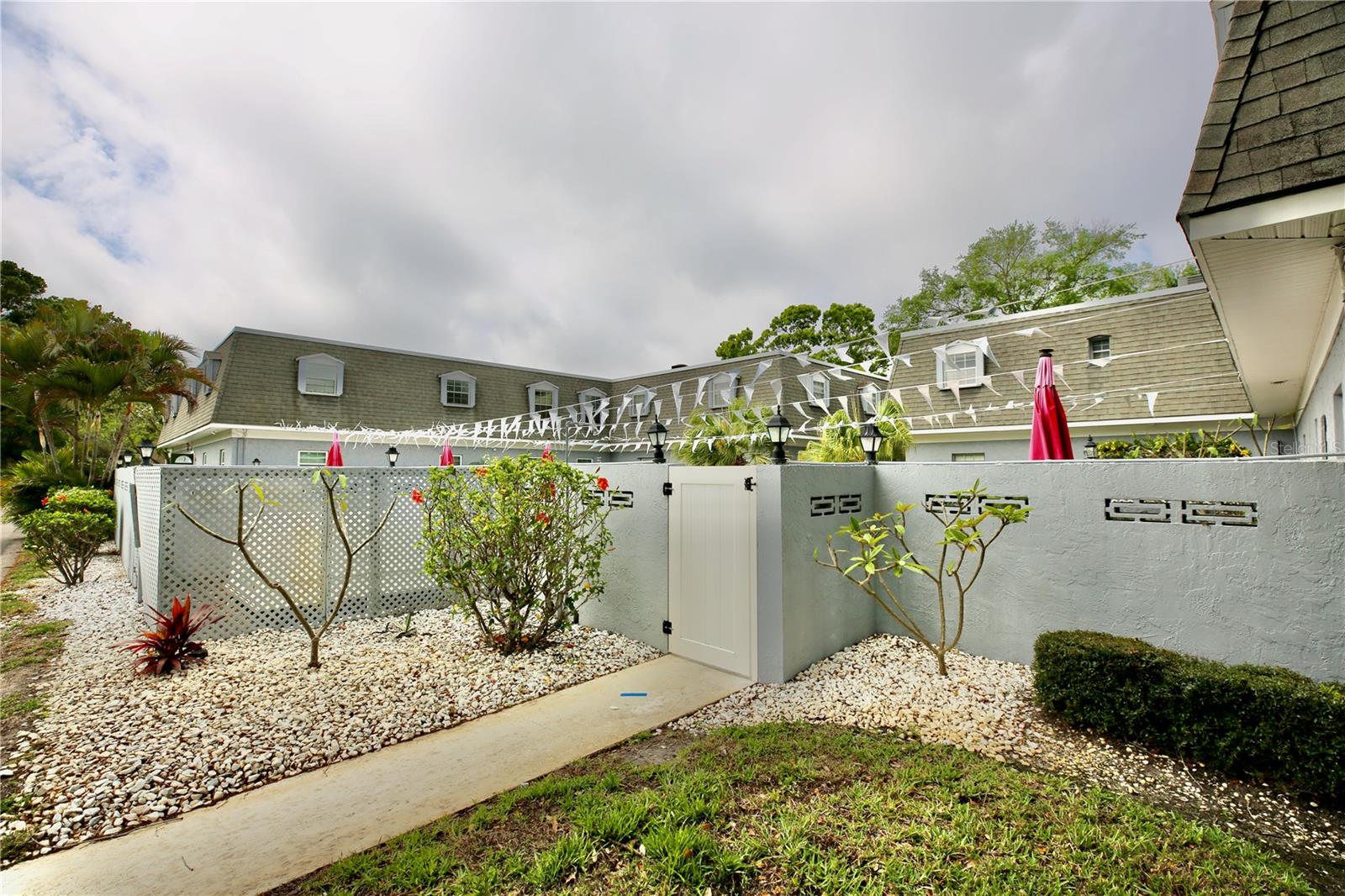 Image 35 of 39 For 1713 Belleair Forest Drive C