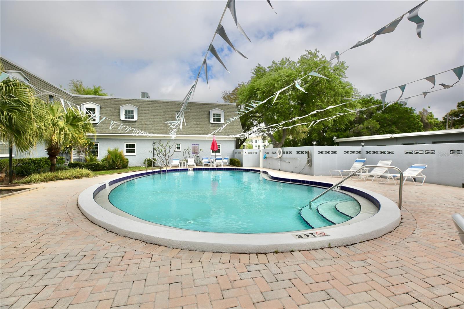 Image 38 of 39 For 1713 Belleair Forest Drive C