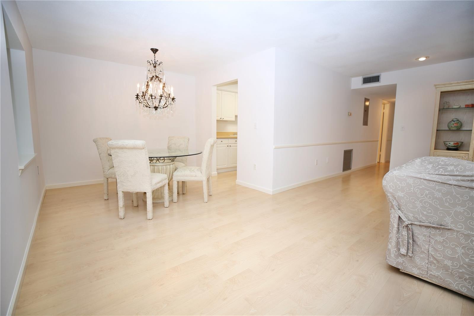 Image 5 of 39 For 1713 Belleair Forest Drive C