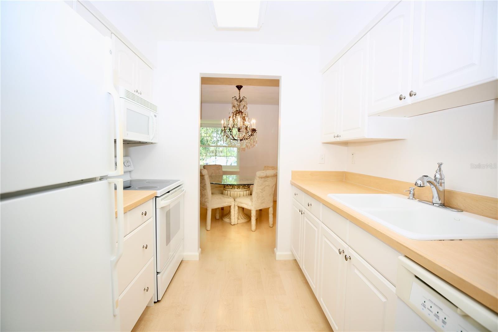 Image 8 of 39 For 1713 Belleair Forest Drive C