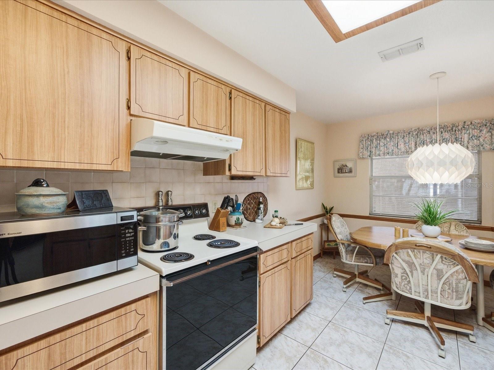 Image 16 of 53 For 4298 Craigdarragh Avenue