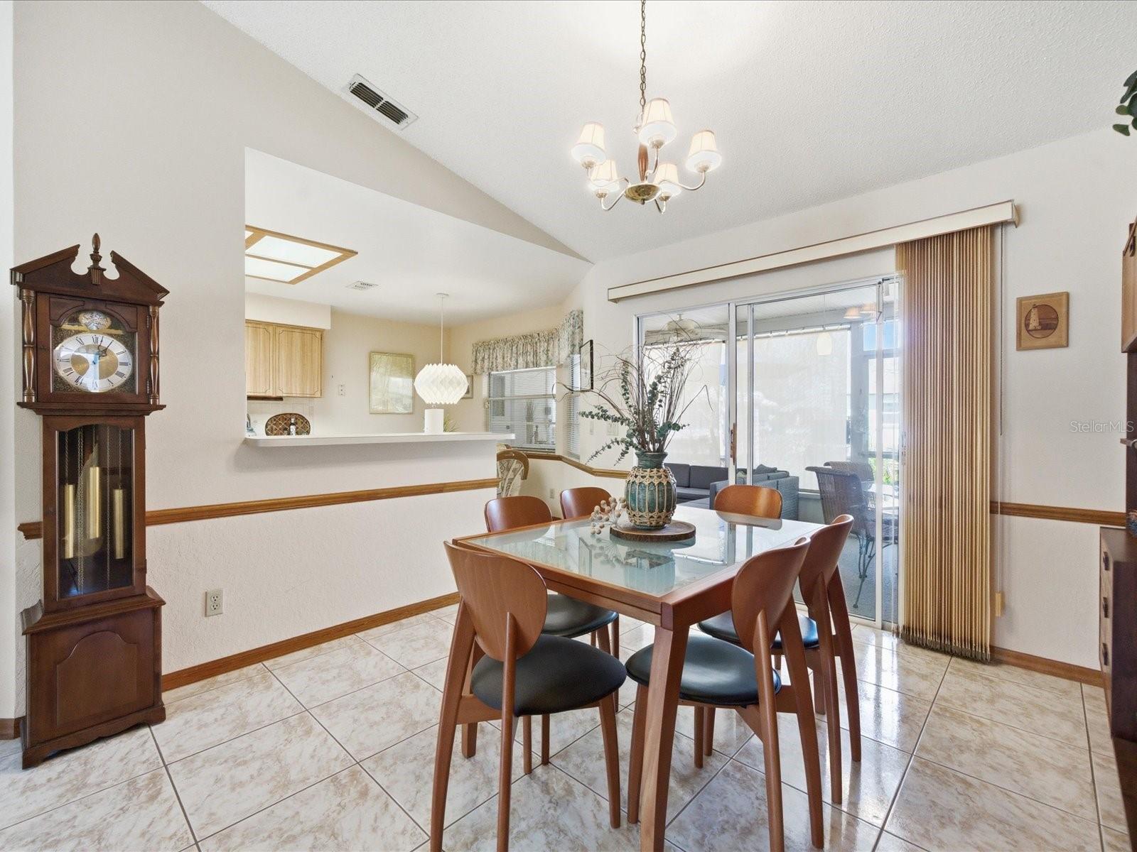 Image 19 of 53 For 4298 Craigdarragh Avenue