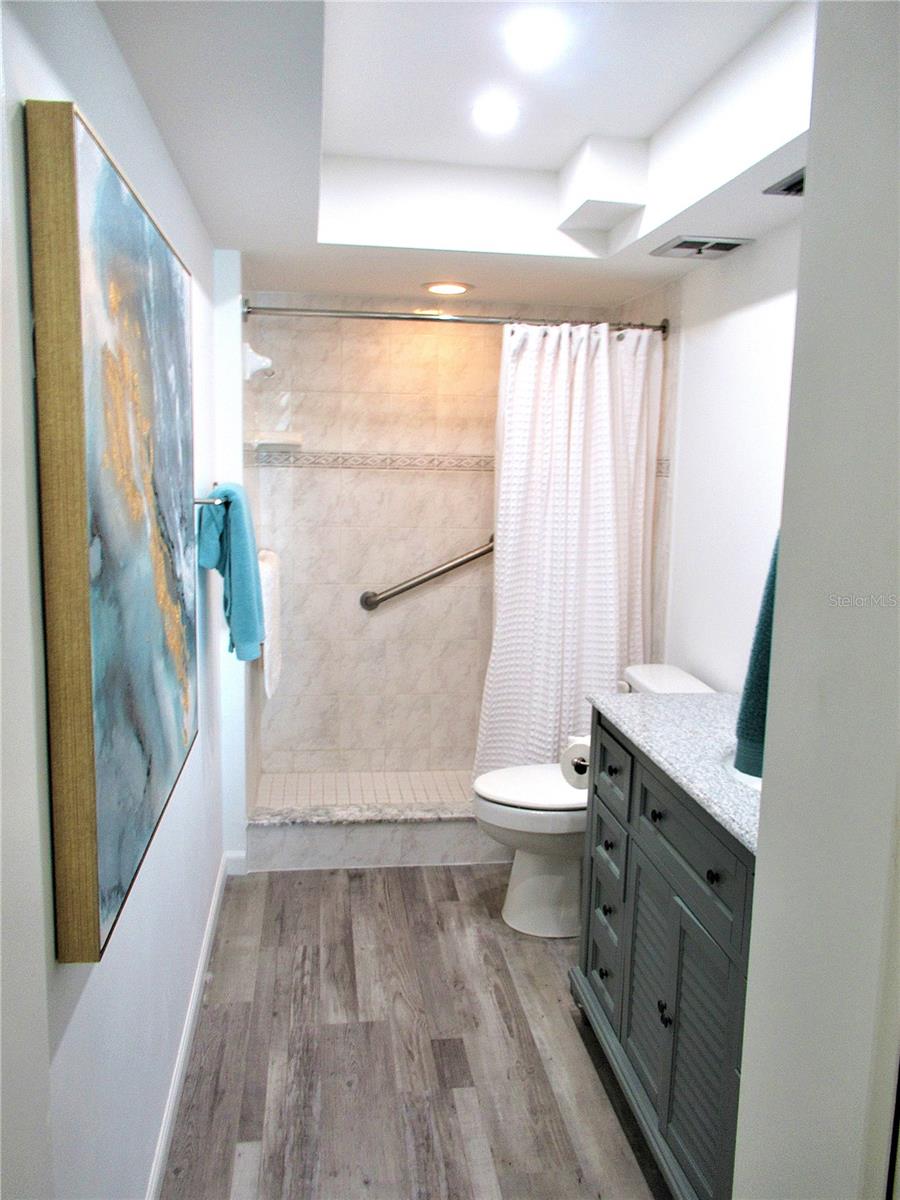 Image 14 of 26 For 4575 Cove Circle 1004