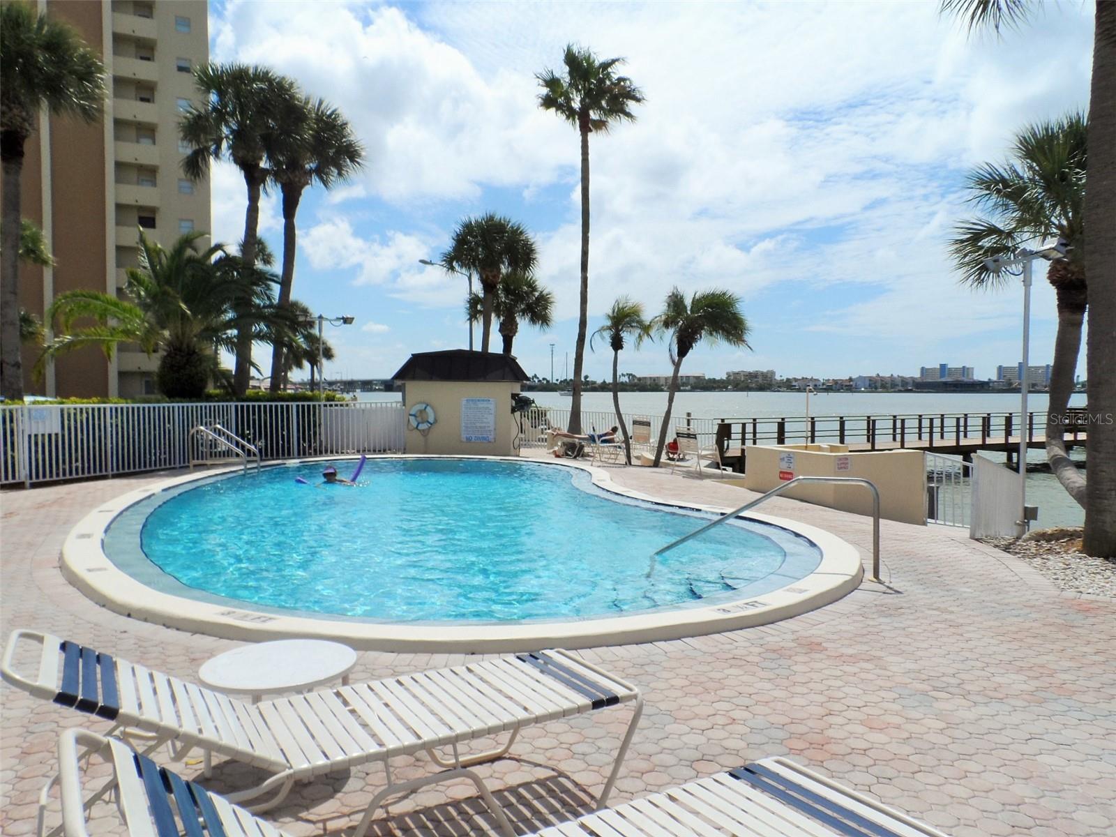 Image 18 of 26 For 4575 Cove Circle 1004