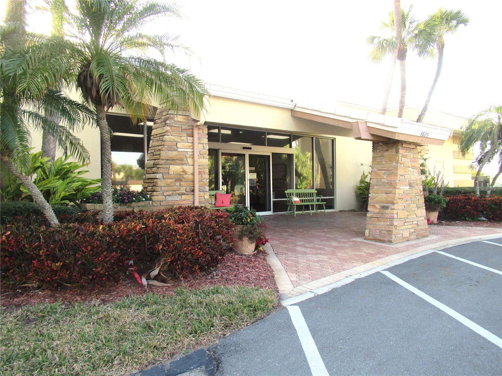 Image 22 of 26 For 4575 Cove Circle 1004