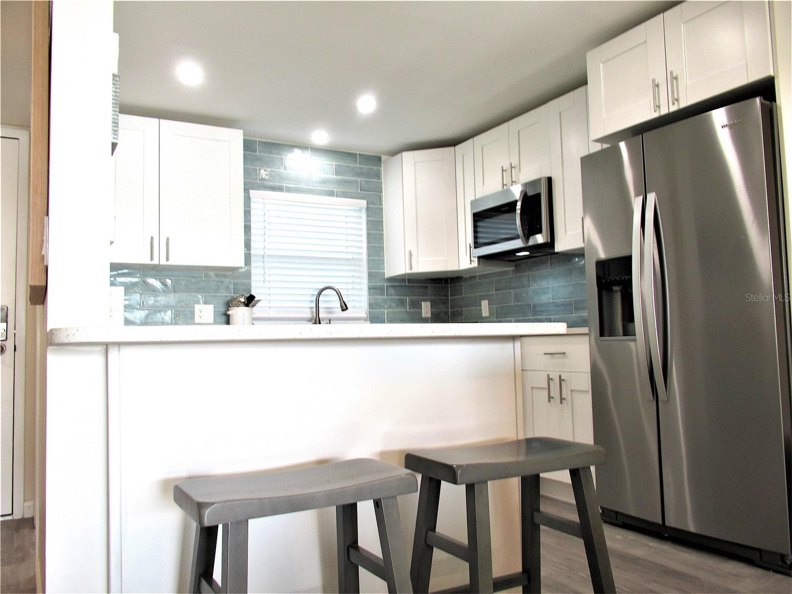 Image 7 of 26 For 4575 Cove Circle 1004