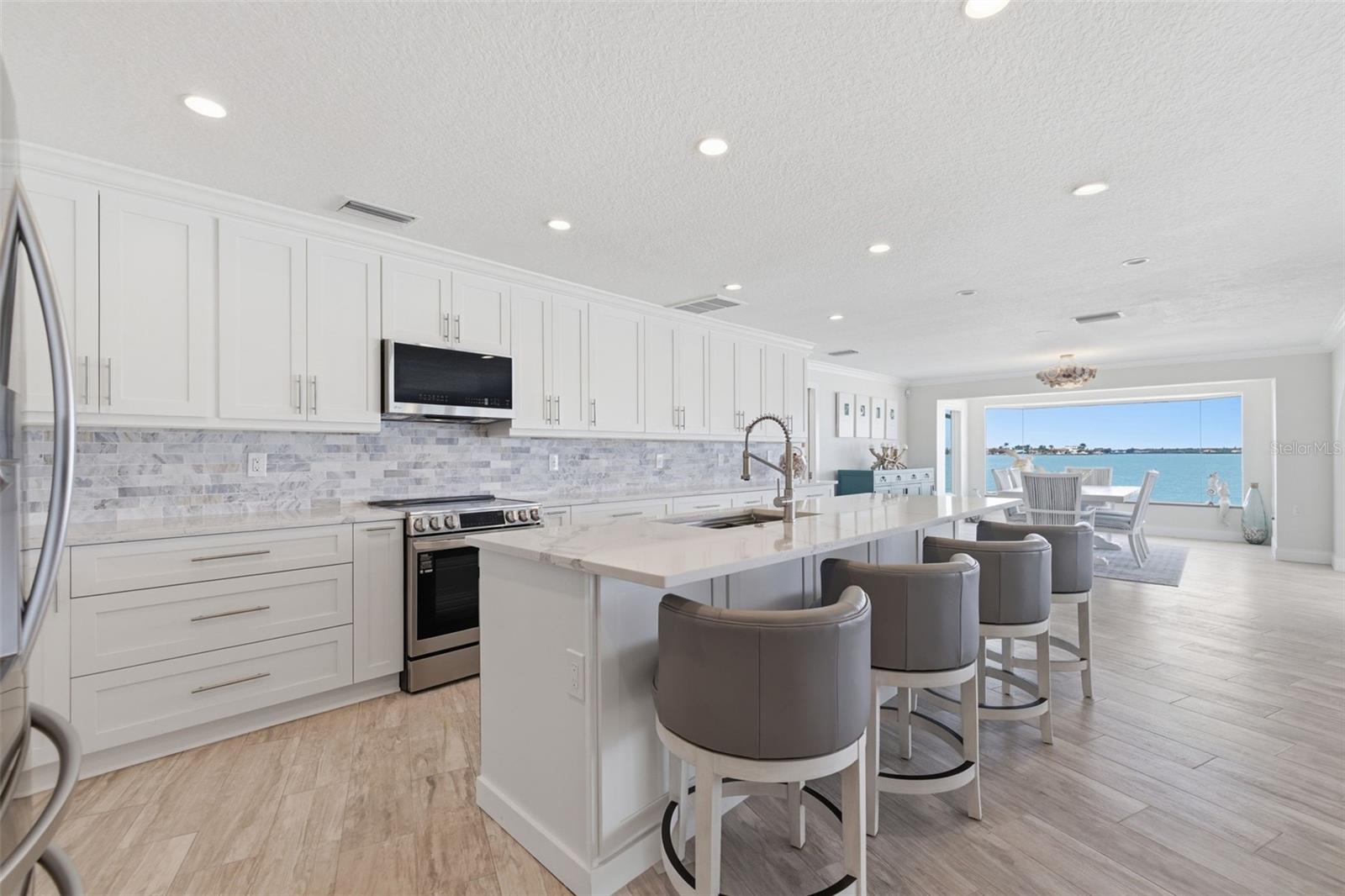 Image 11 of 48 For 16123 6th Street E