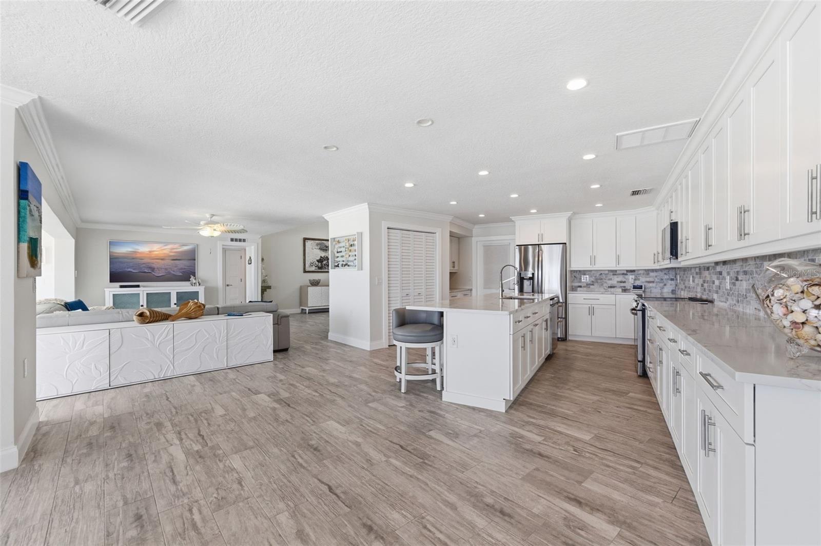 Image 13 of 48 For 16123 6th Street E