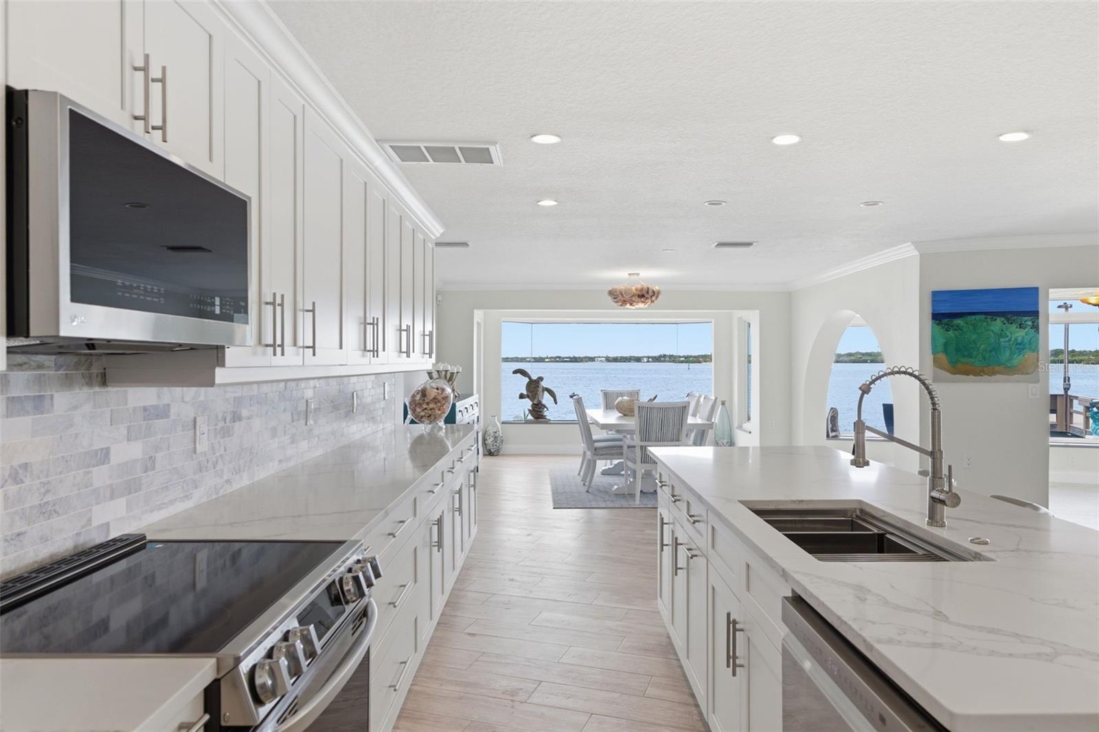 Image 14 of 48 For 16123 6th Street E