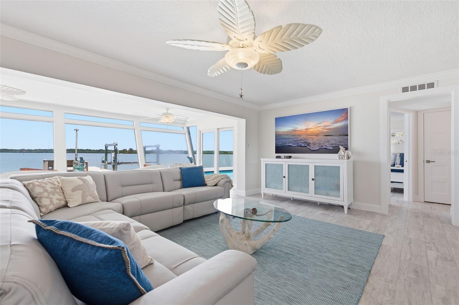 Image 6 of 48 For 16123 6th Street E