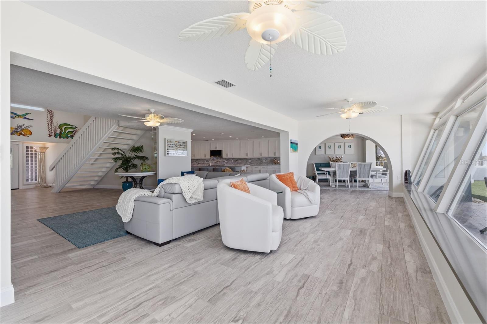 Image 8 of 48 For 16123 6th Street E