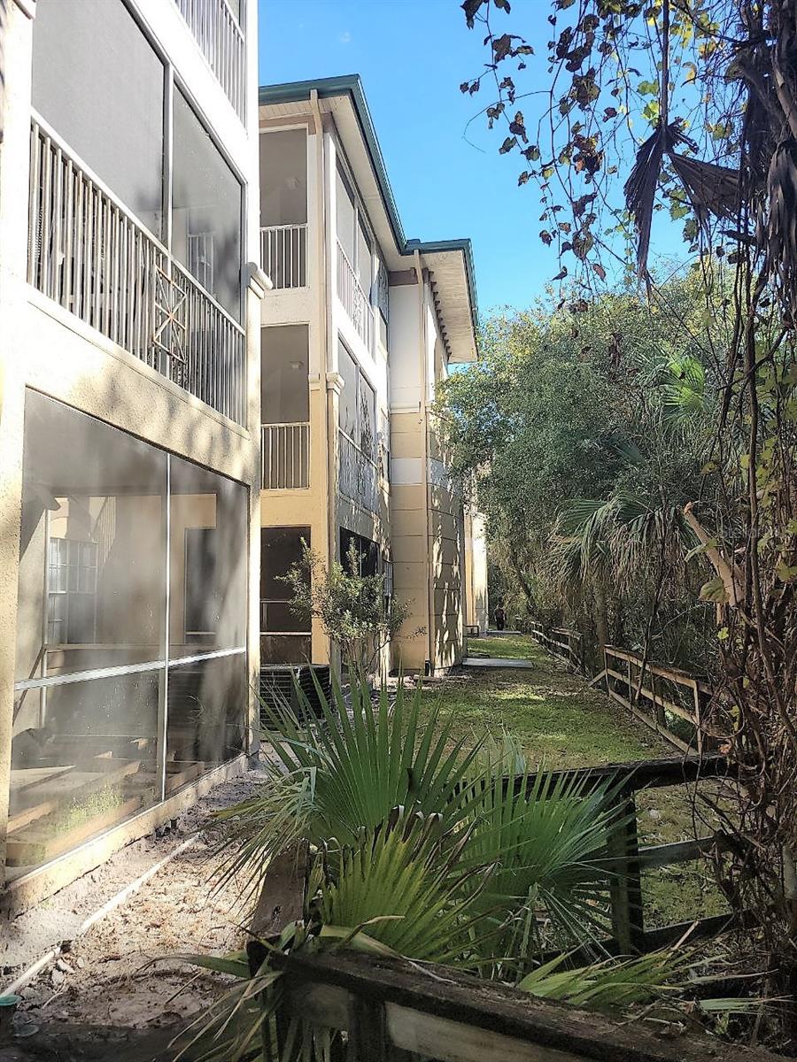 Image 22 of 30 For 17110 Carrington Park Drive 826