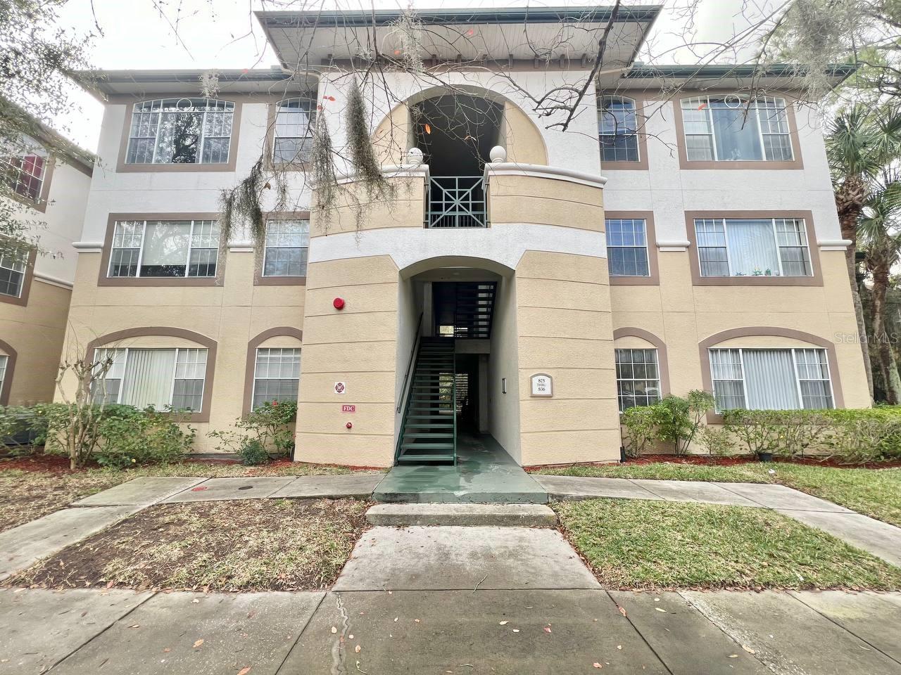 Image 3 of 30 For 17110 Carrington Park Drive 826