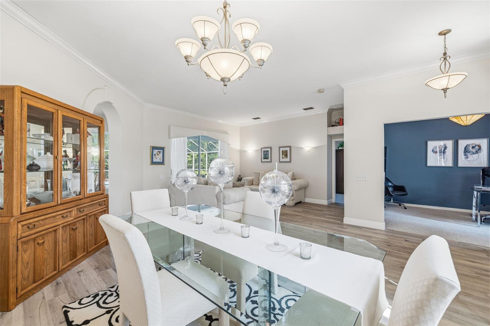 Image 10 of 52 For 9651 Venturi Drive