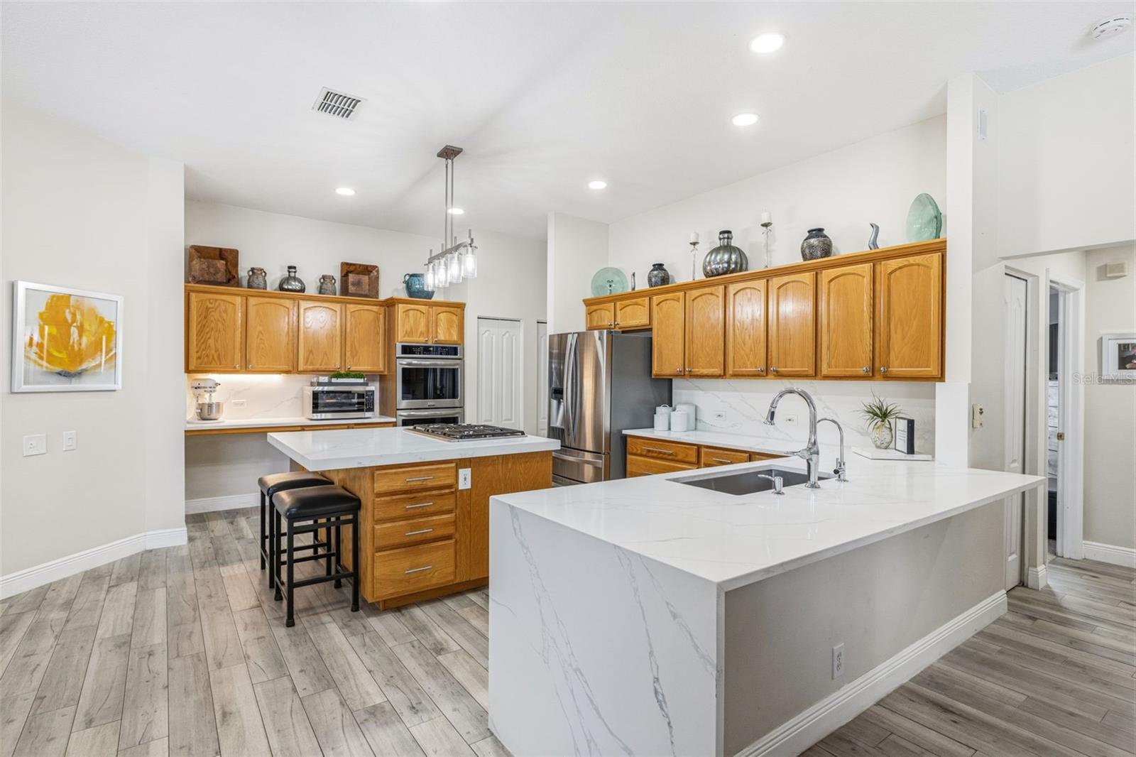 Image 11 of 52 For 9651 Venturi Drive