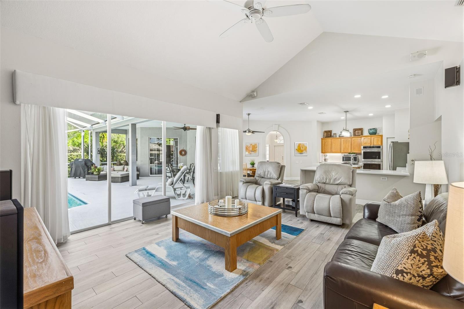 Image 21 of 52 For 9651 Venturi Drive