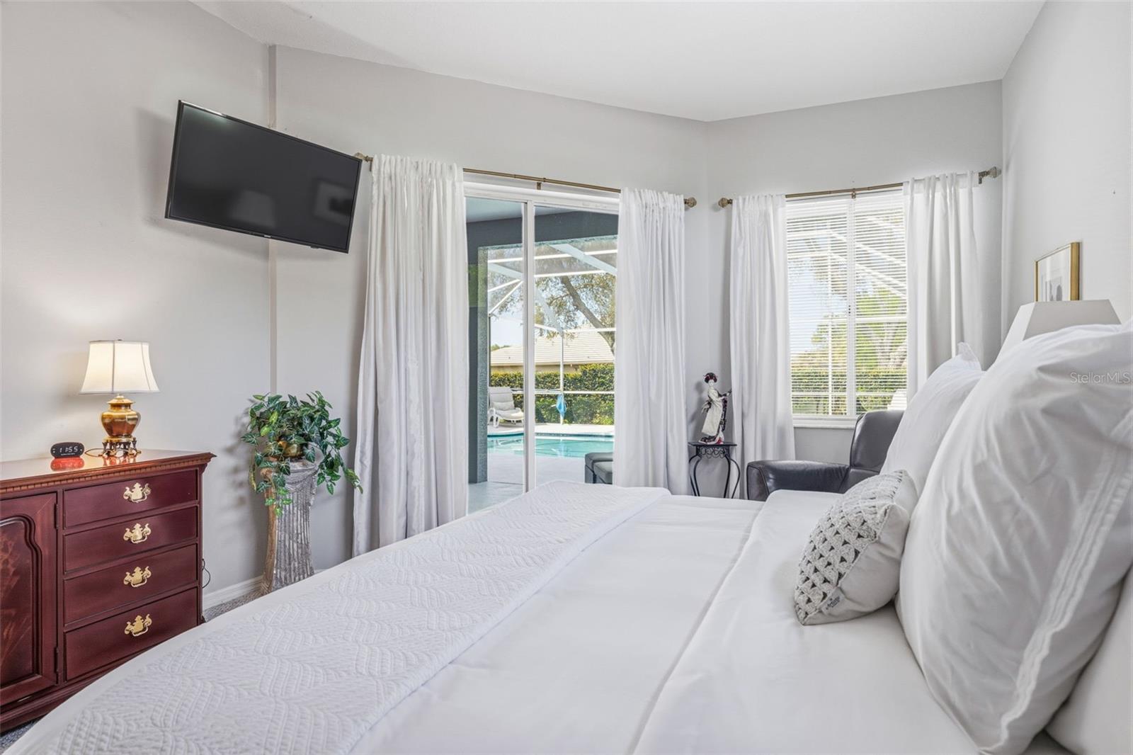 Image 26 of 52 For 9651 Venturi Drive