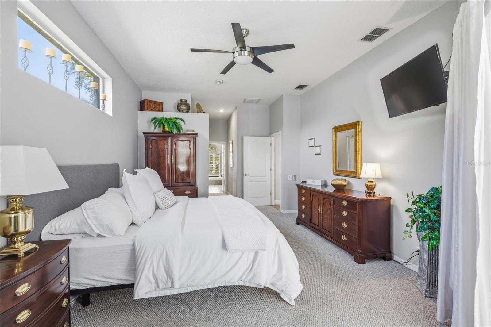 Image 27 of 52 For 9651 Venturi Drive