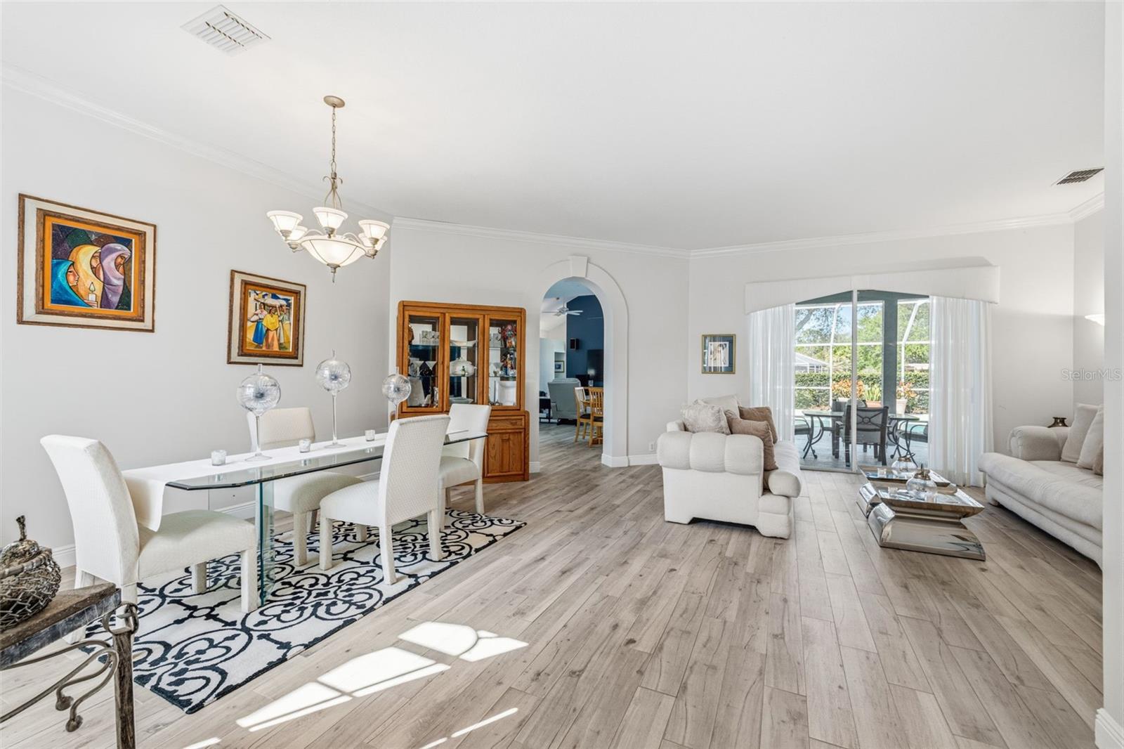 Image 5 of 52 For 9651 Venturi Drive