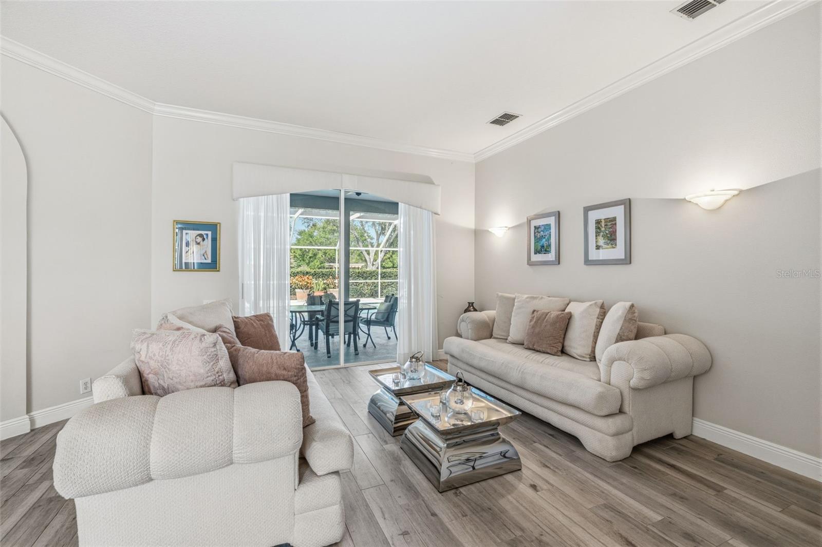 Image 6 of 52 For 9651 Venturi Drive