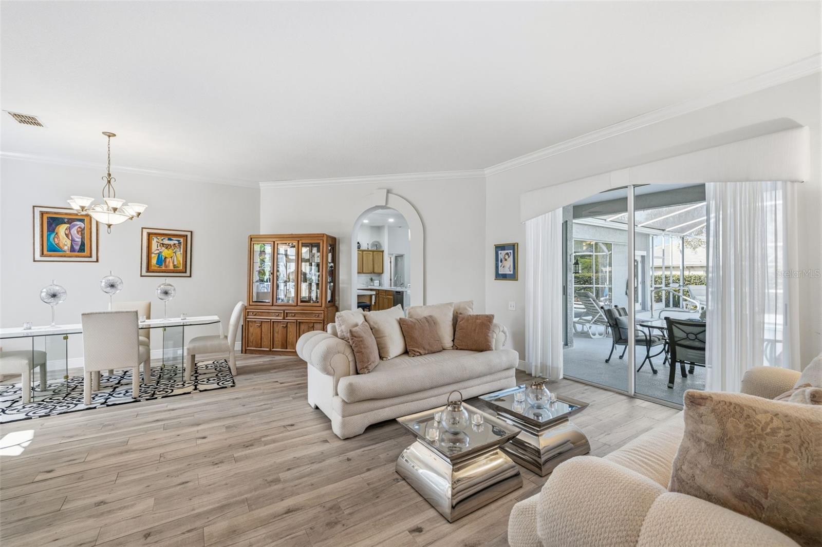 Image 7 of 52 For 9651 Venturi Drive