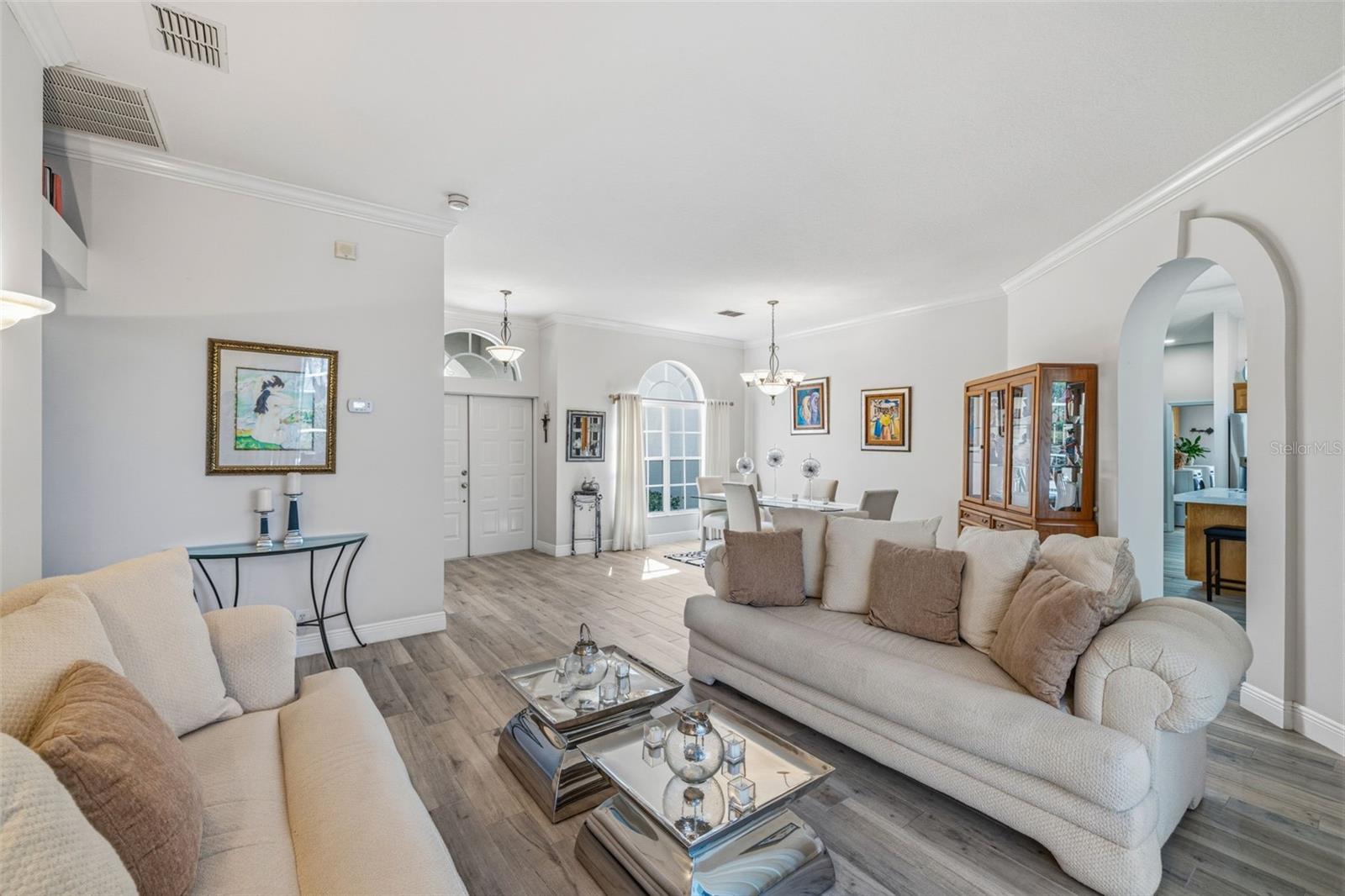 Image 8 of 52 For 9651 Venturi Drive