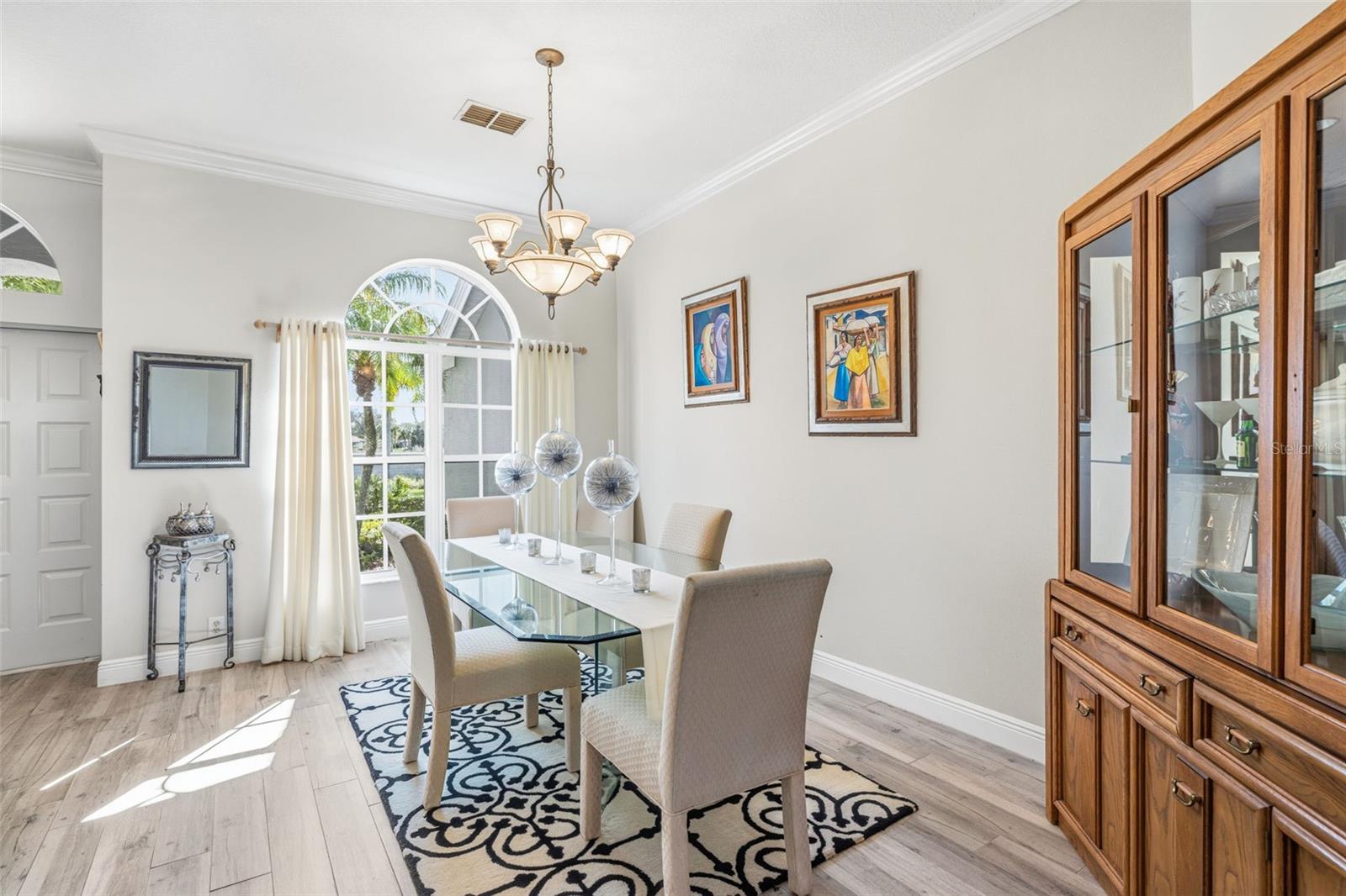 Image 9 of 52 For 9651 Venturi Drive