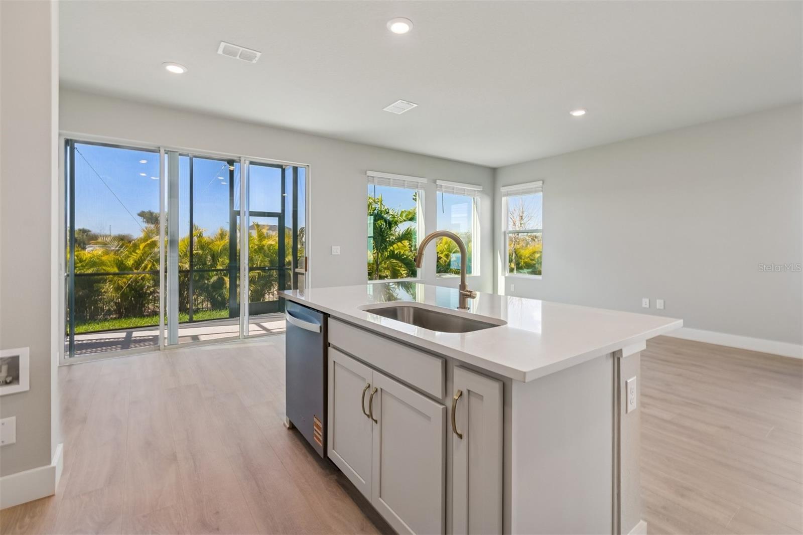 Image 14 of 53 For 11734 Full Moon Loop