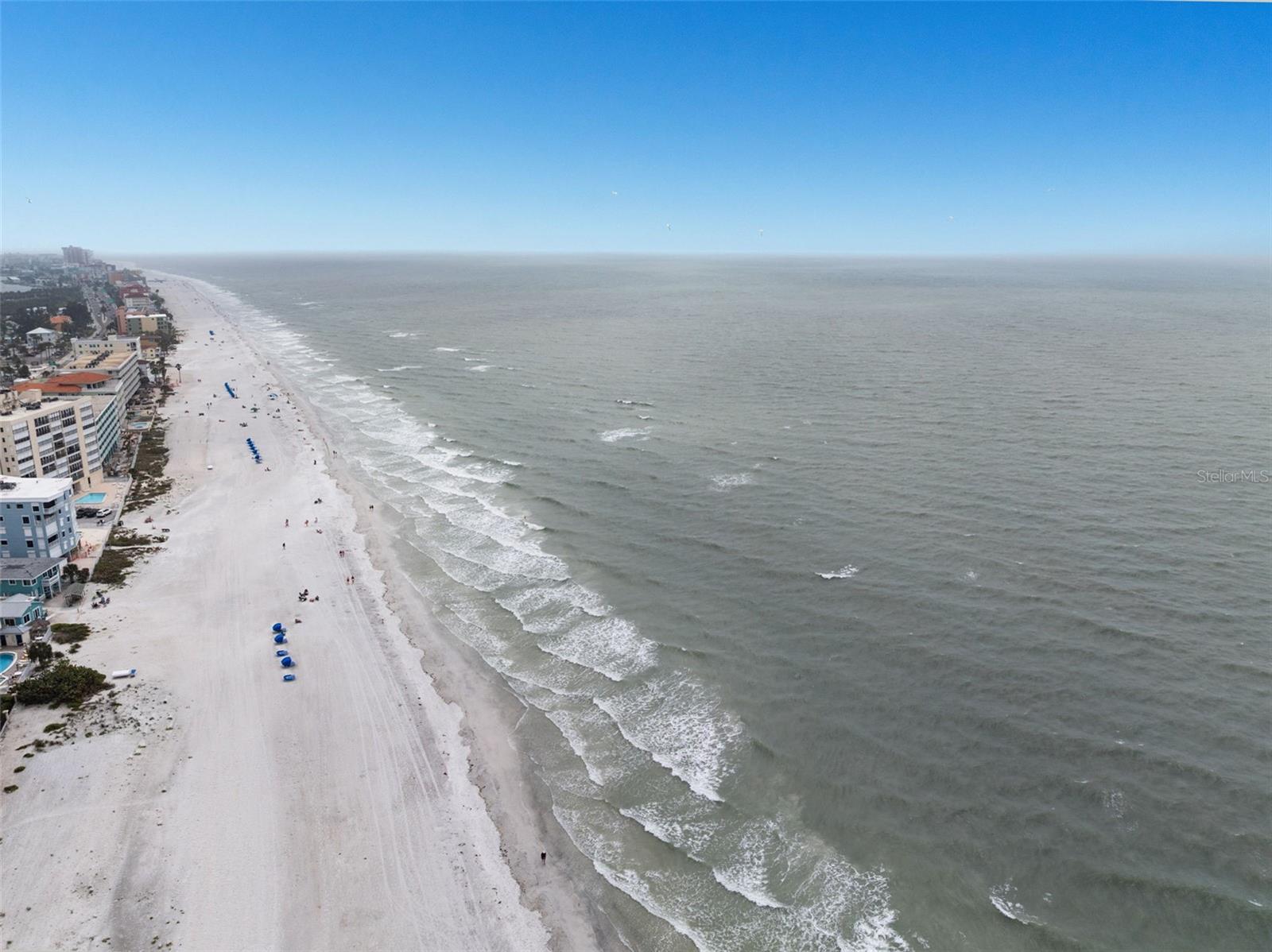 Image 10 of 54 For 19531 Gulf Boulevard 414