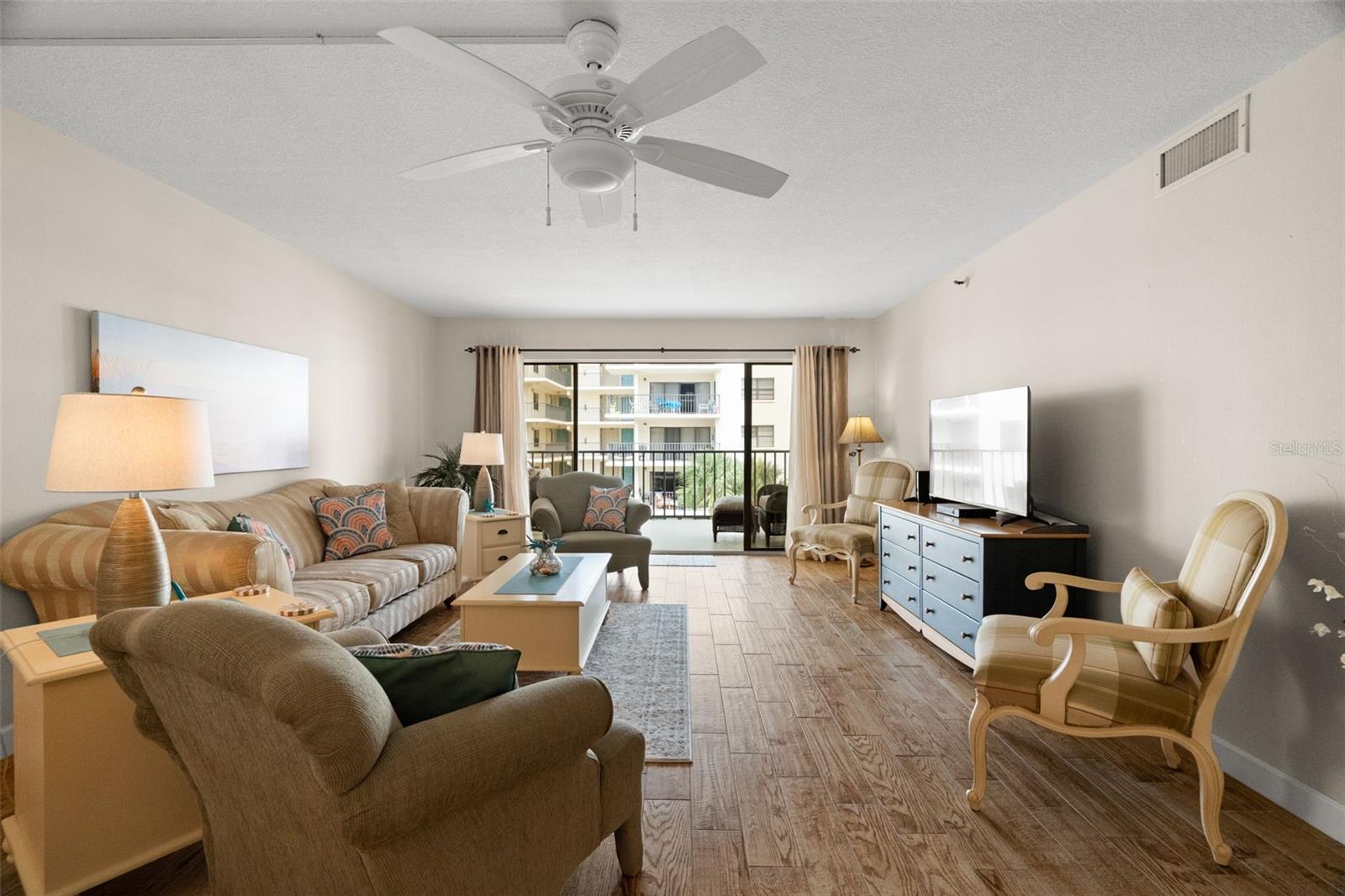 Image 20 of 54 For 19531 Gulf Boulevard 414