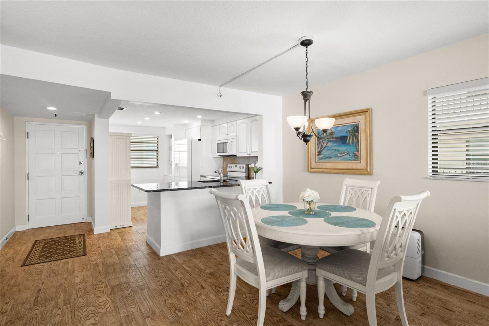 Image 21 of 54 For 19531 Gulf Boulevard 414