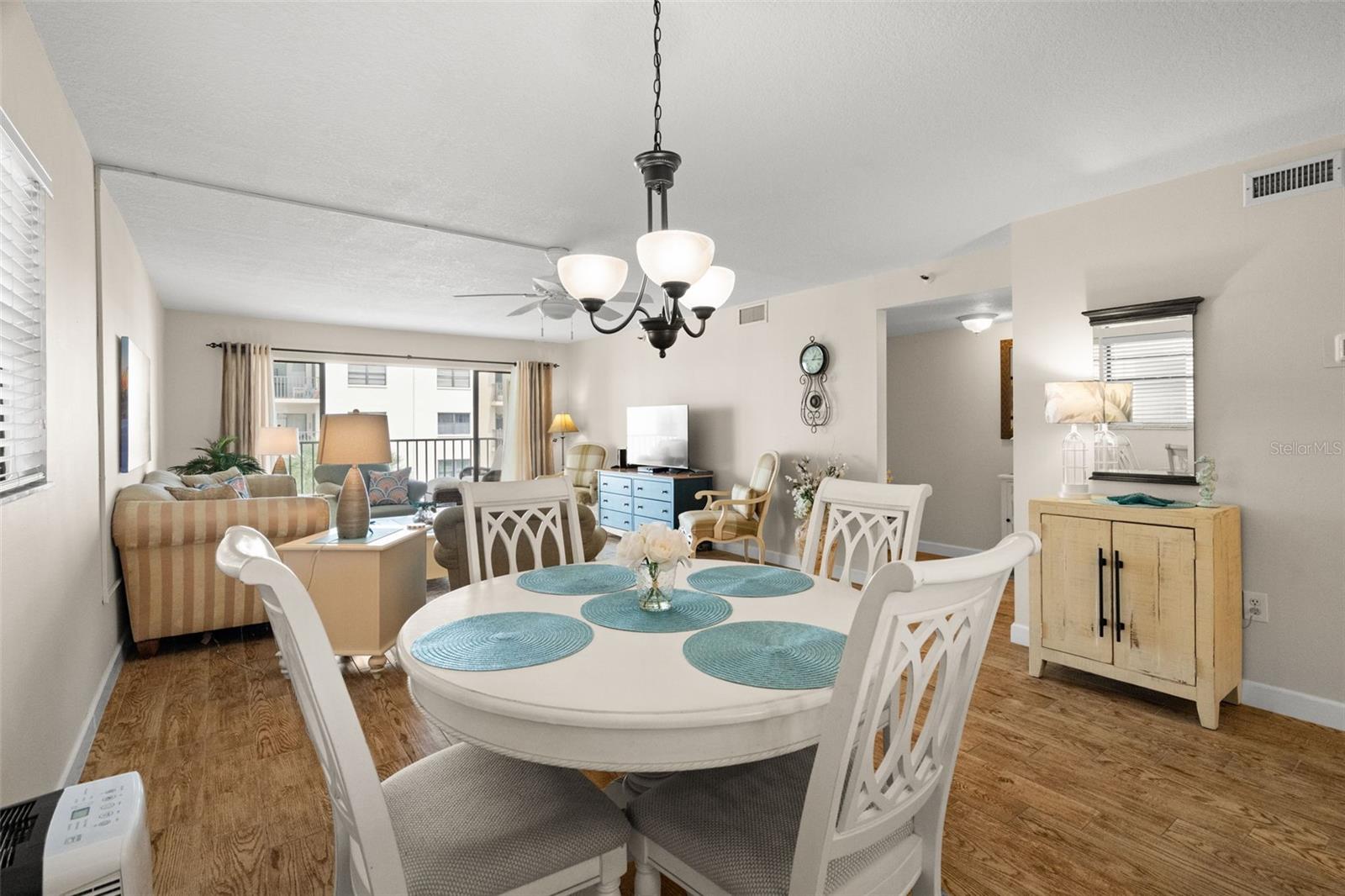 Image 24 of 54 For 19531 Gulf Boulevard 414