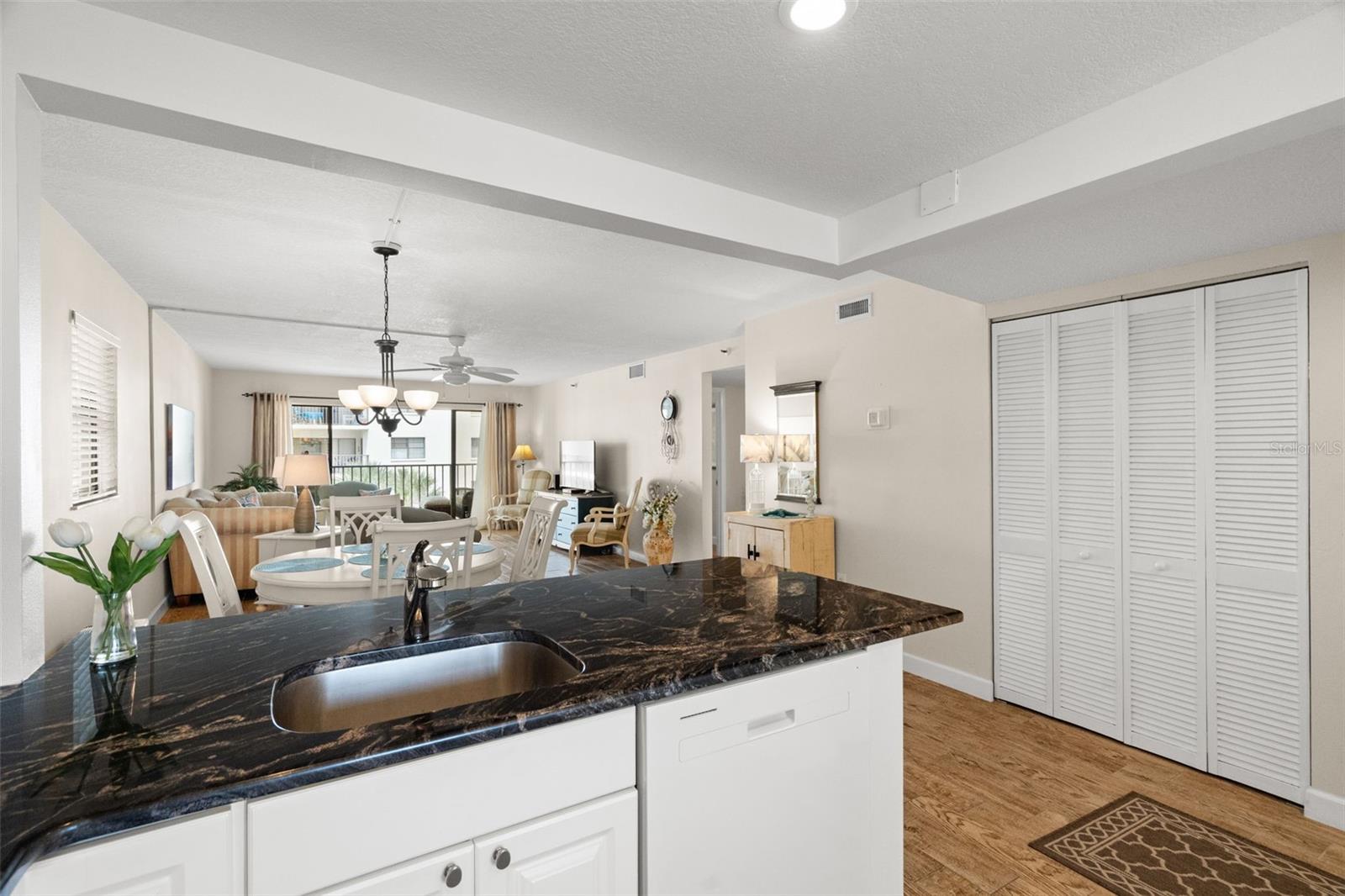 Image 26 of 54 For 19531 Gulf Boulevard 414