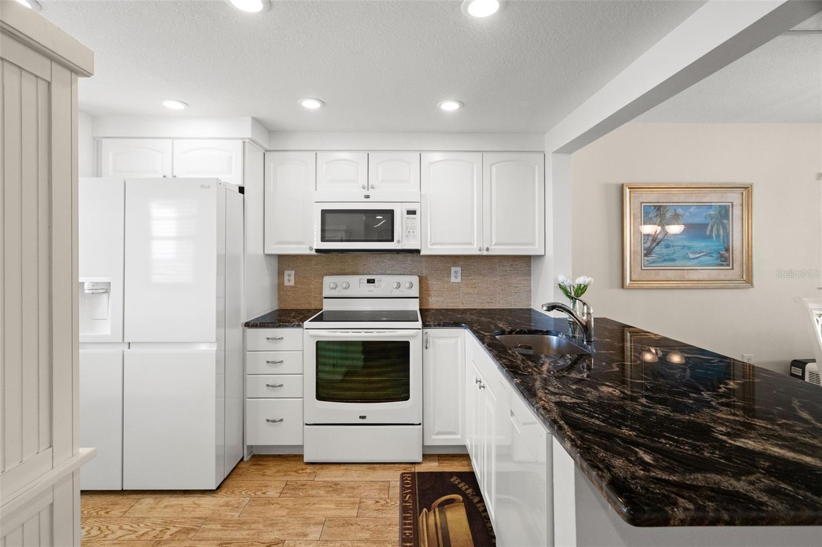 Image 28 of 54 For 19531 Gulf Boulevard 414