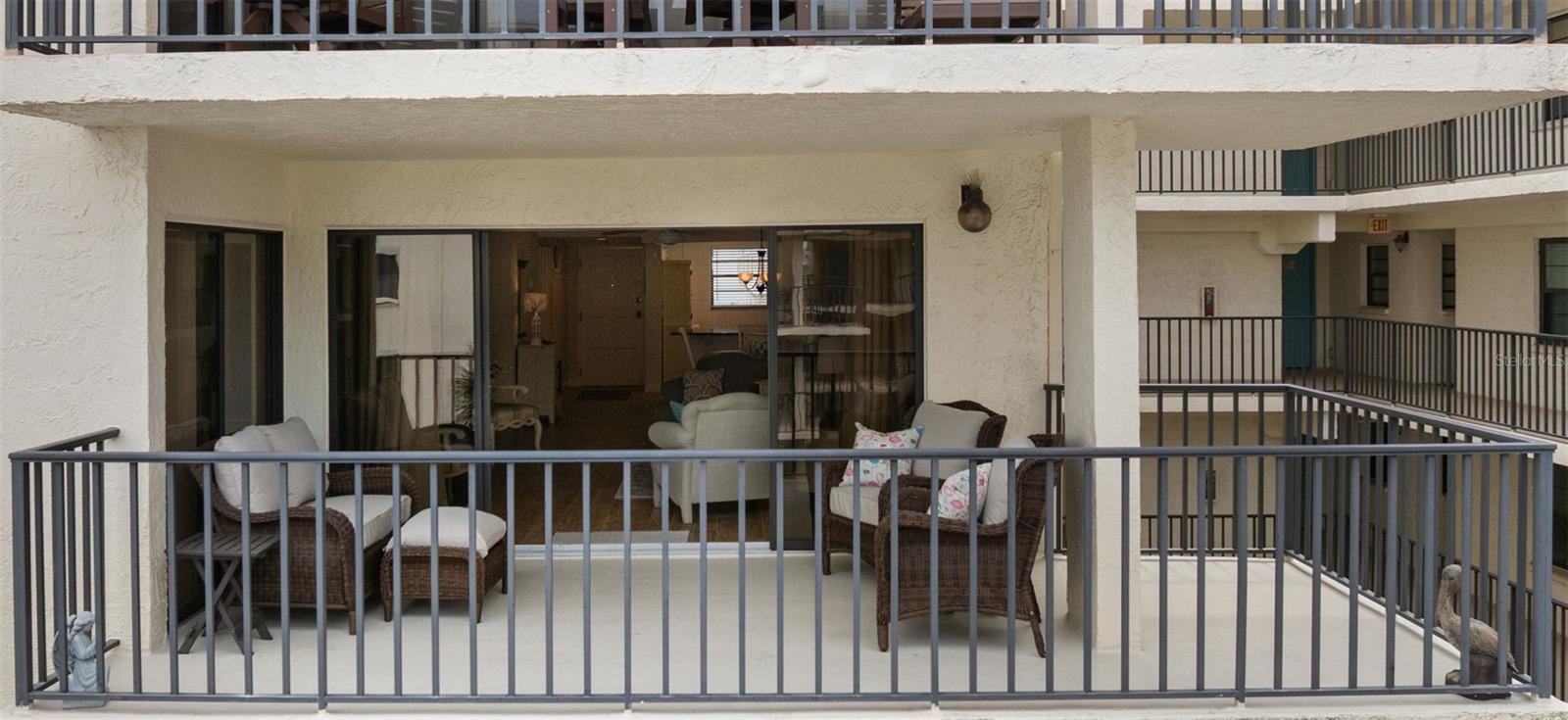 Image 40 of 54 For 19531 Gulf Boulevard 414