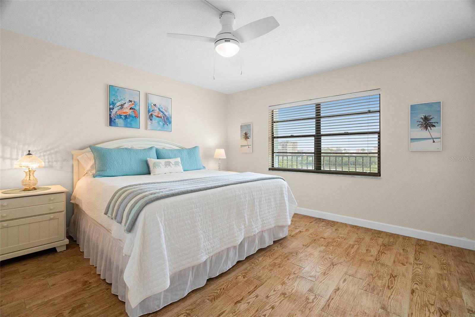 Image 50 of 54 For 19531 Gulf Boulevard 414