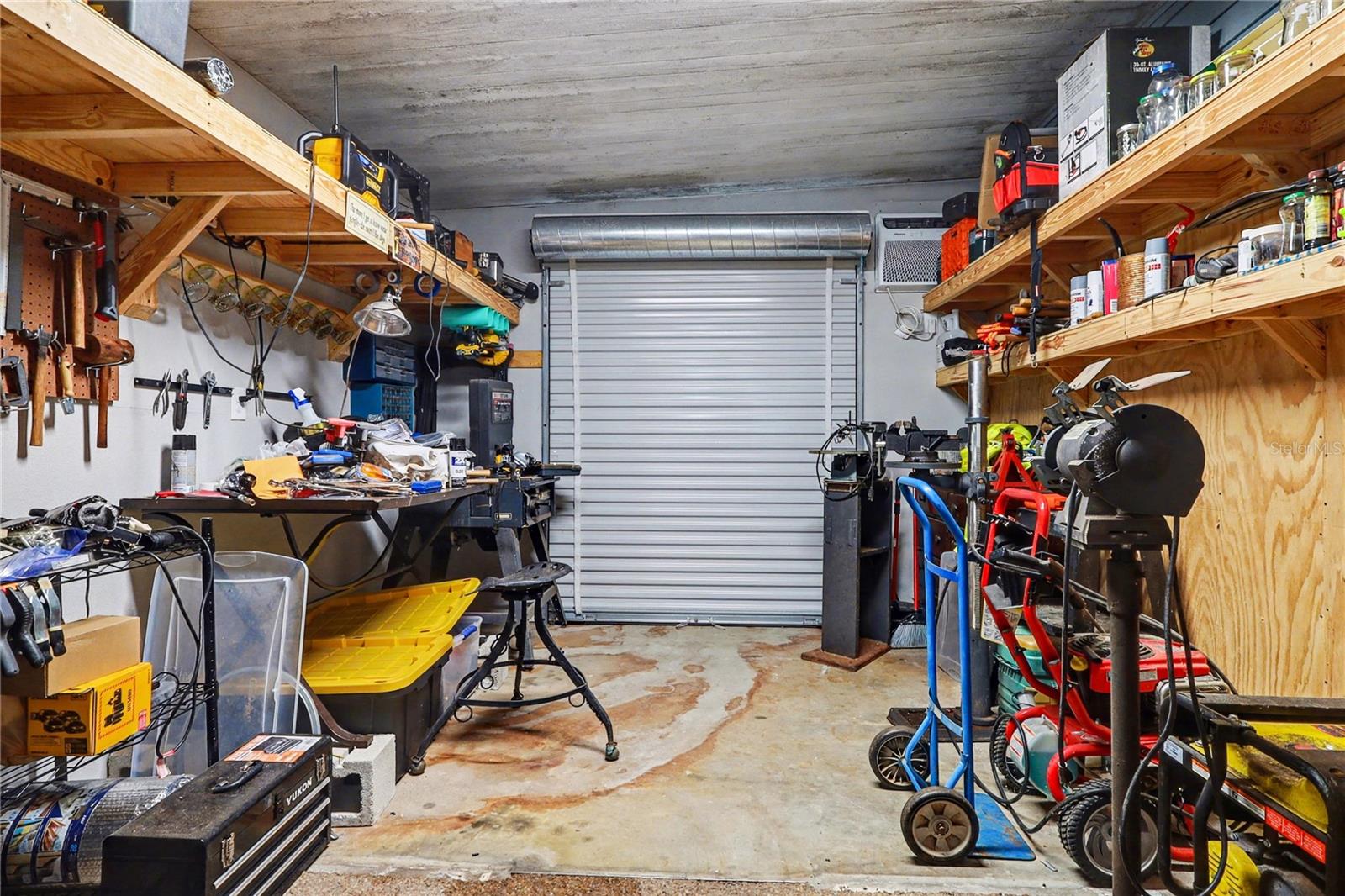 Image 19 of 22 For 2055 Floral Avenue 322